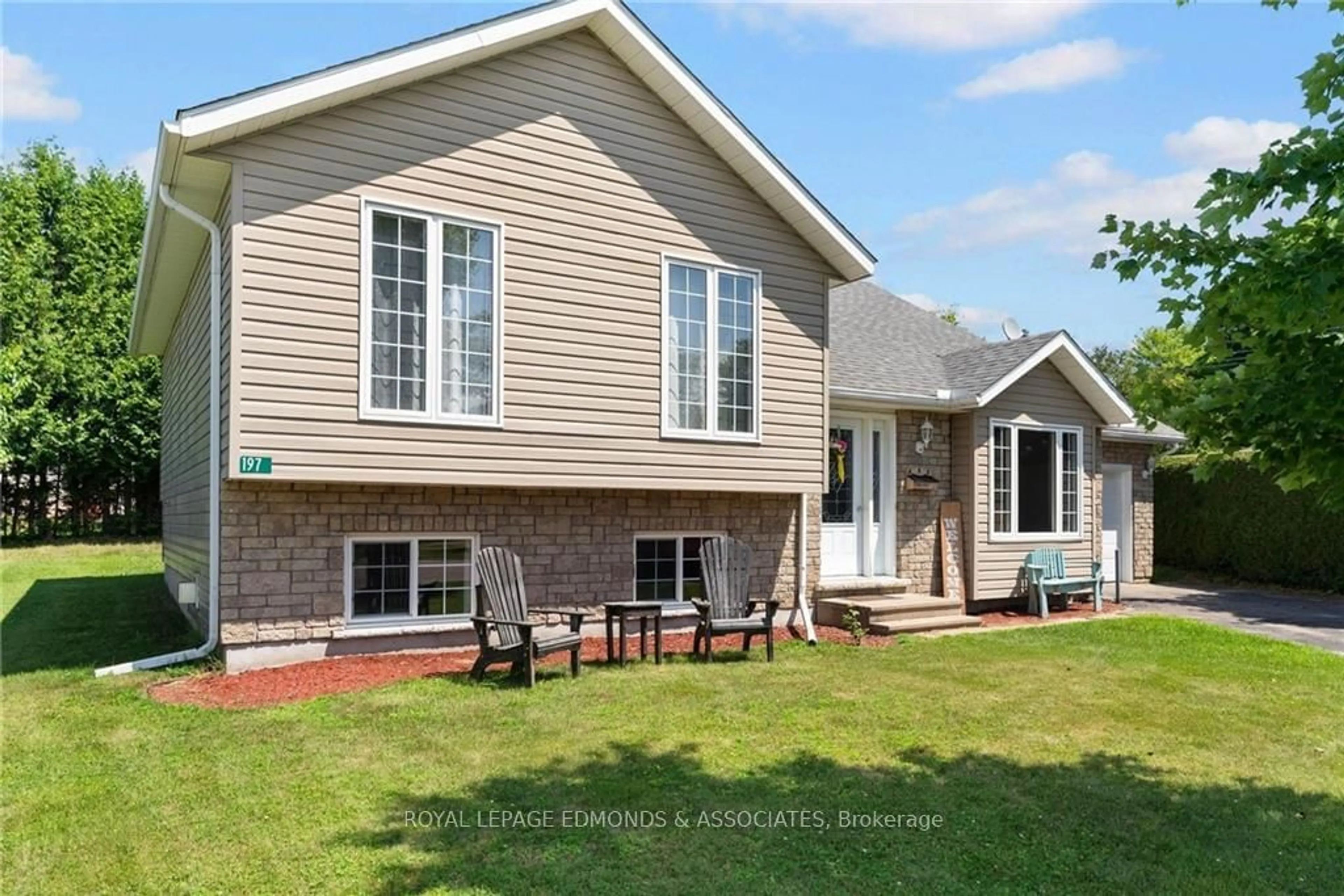 Frontside or backside of a home, cottage for 197 MARKET St, Pembroke Ontario K8A 8P1