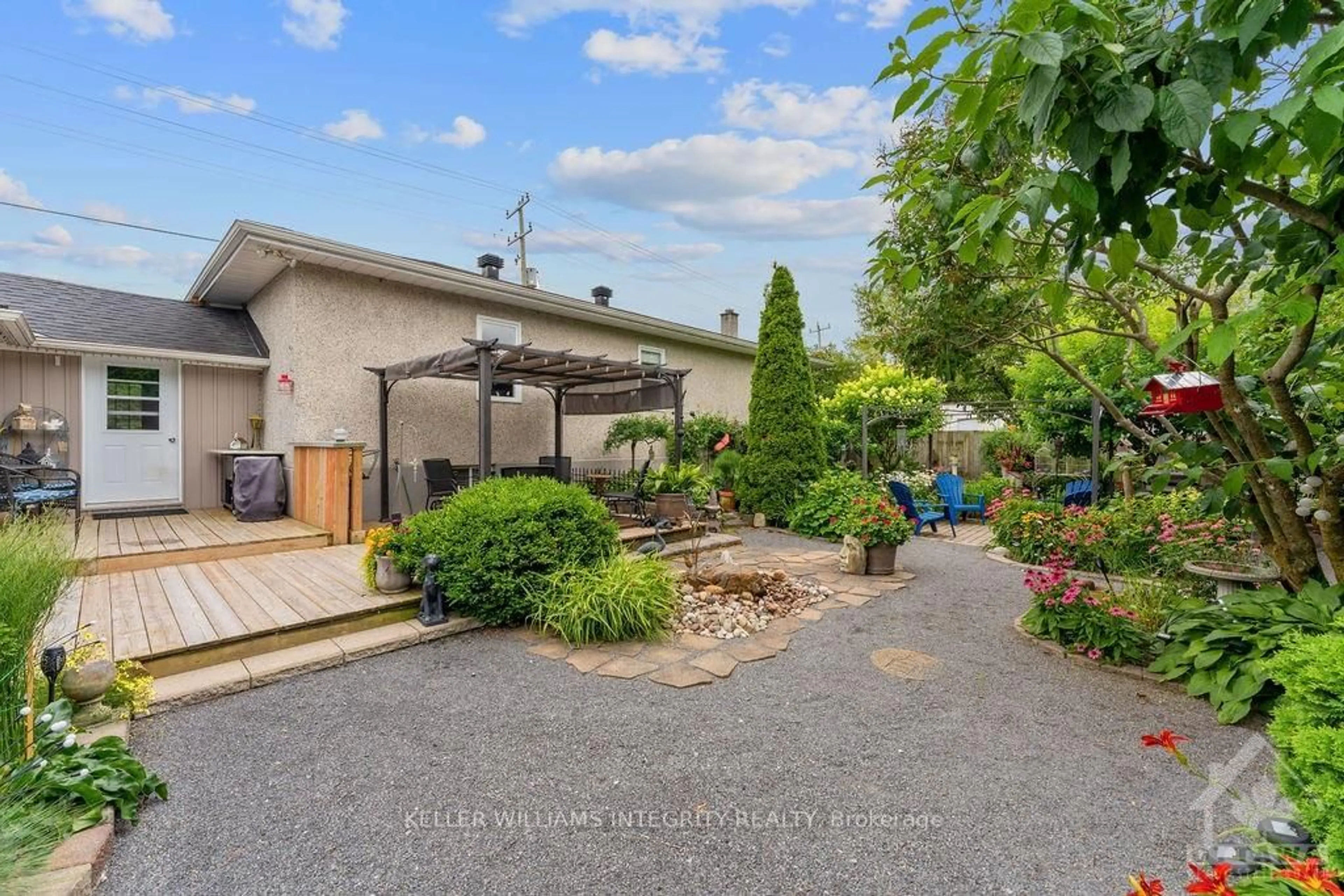 A pic from exterior of the house or condo, the fenced backyard for 887 NOTRE DAME St, Russell Ontario K0A 1W0