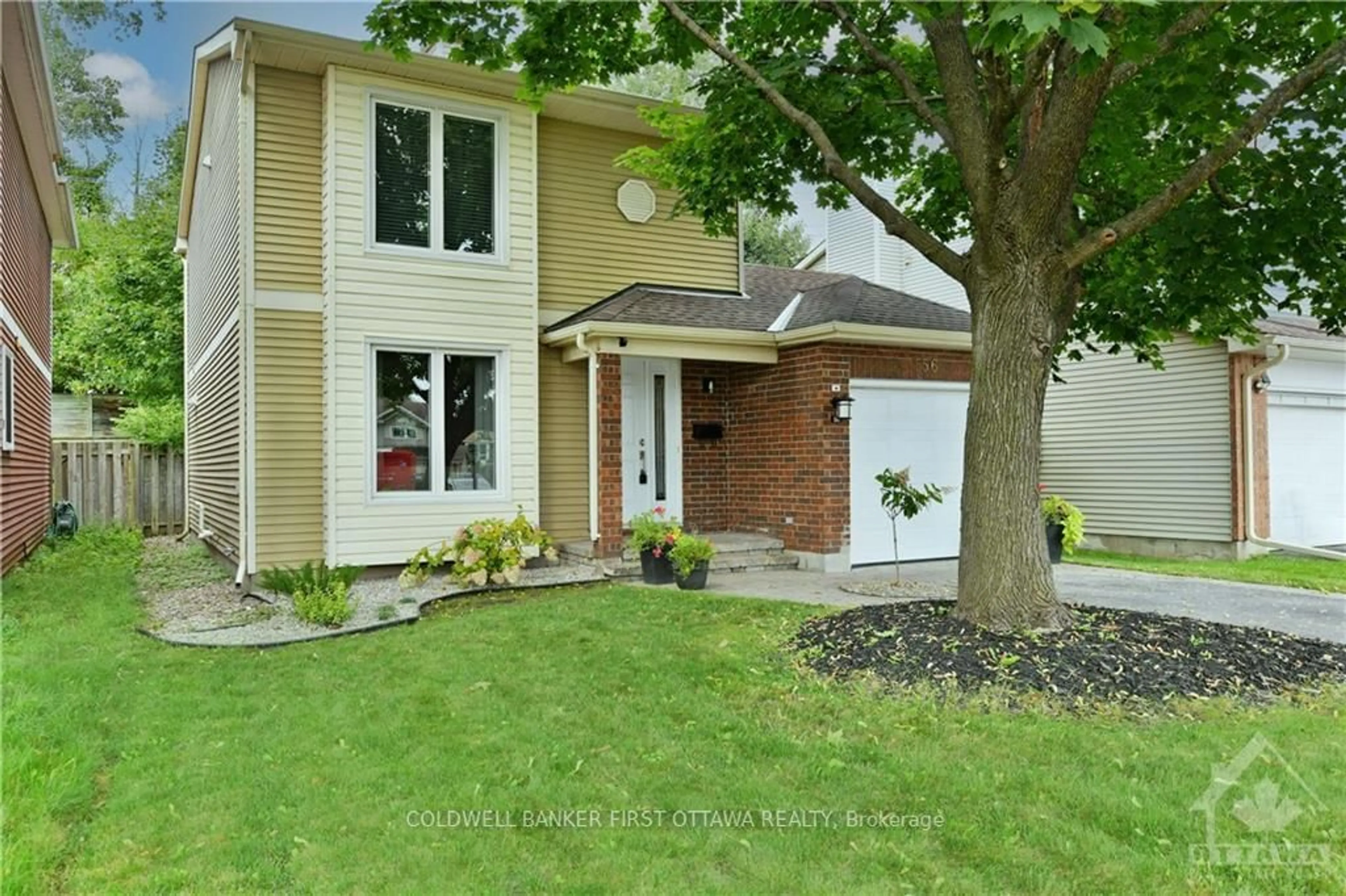 Frontside or backside of a home, cottage for 56 FAIR OAKS Cres, South of Baseline to Knoxdale Ontario K2G 4W4