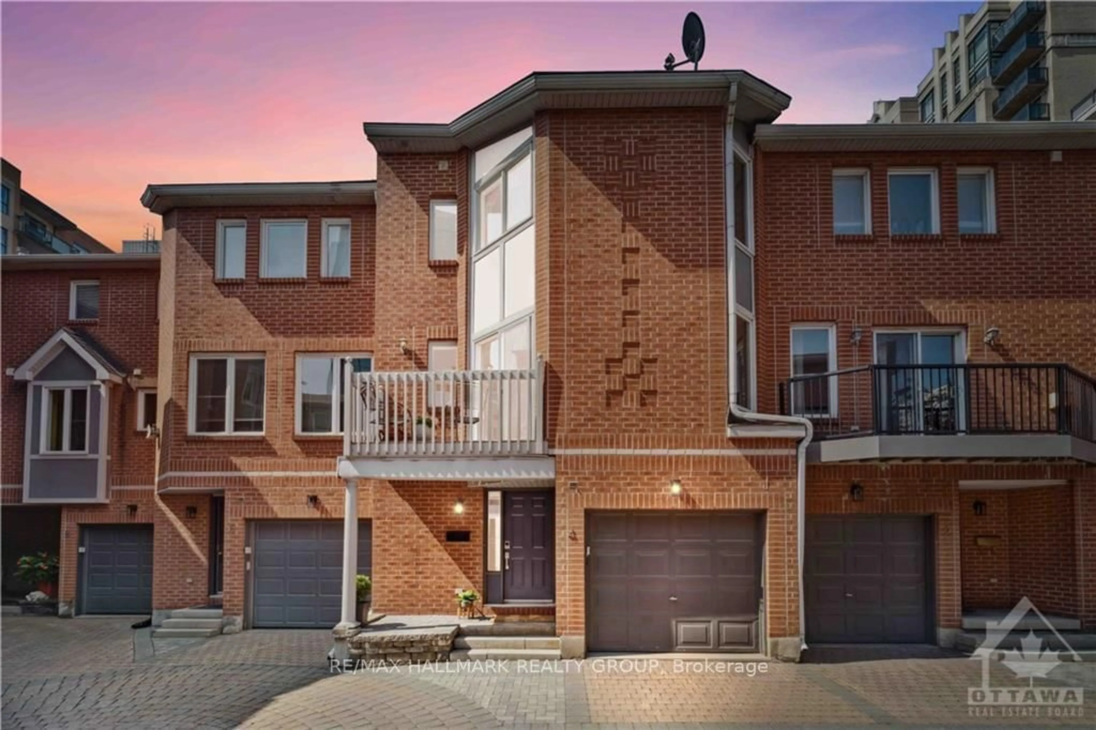 A pic from exterior of the house or condo, the street view for 4 ALLENDALE, Ottawa Centre Ontario K2P 2J3