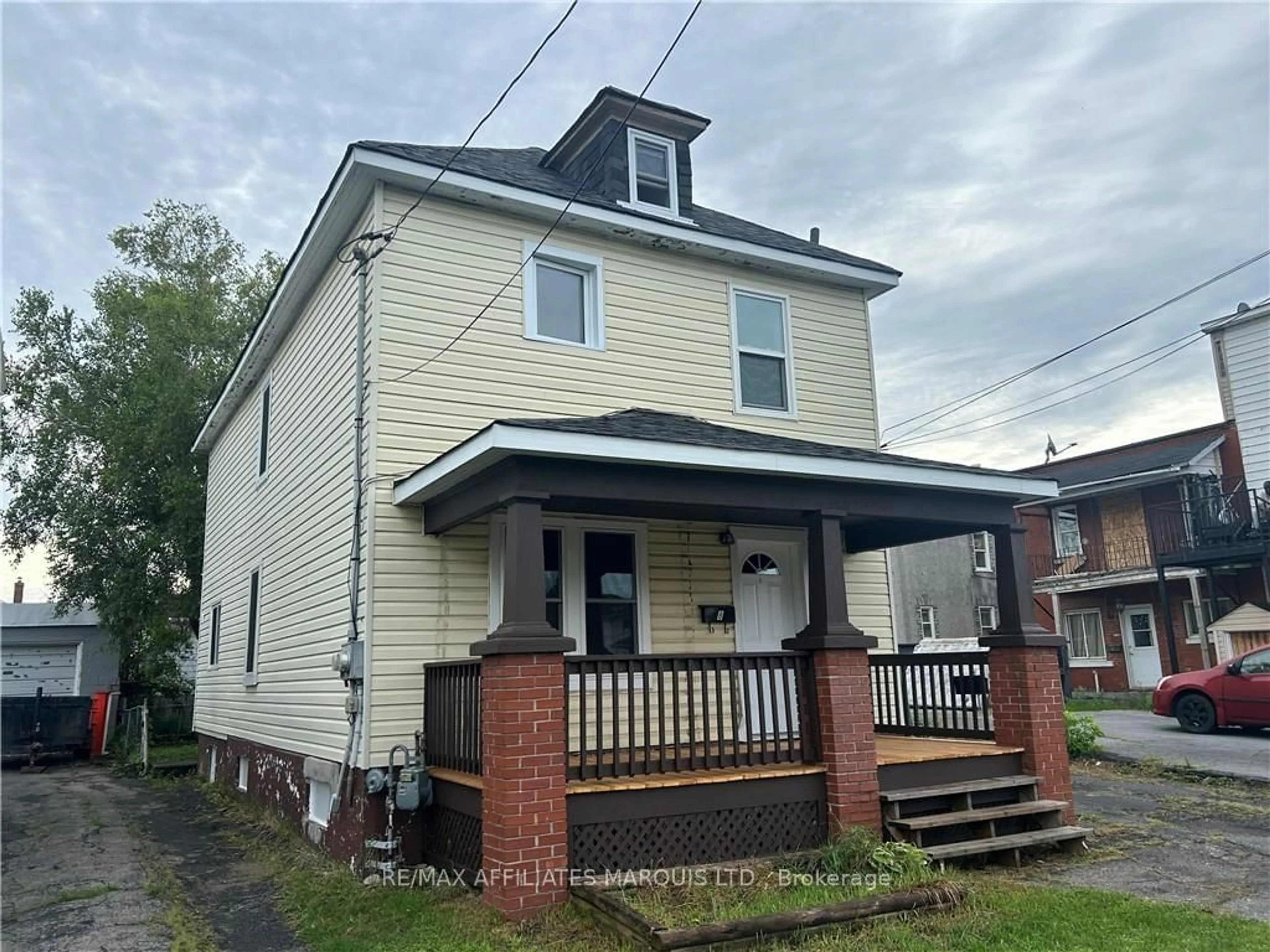 Frontside or backside of a home, the front or back of building for 8 MILLVILLE Ave, Cornwall Ontario K6H 4K4