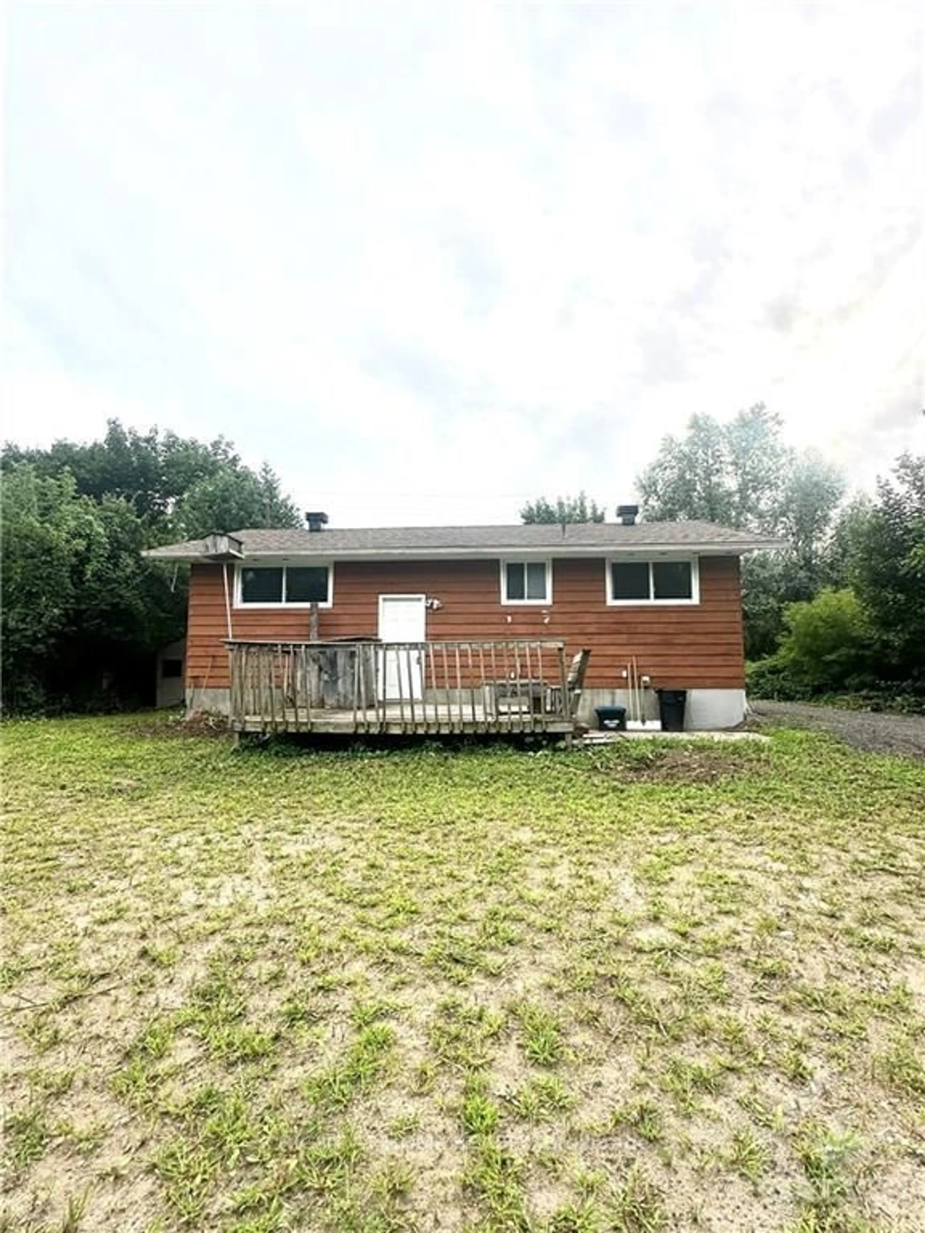 Frontside or backside of a home, cottage for 5437 BANK St, Leitrim Ontario K1X 1G9