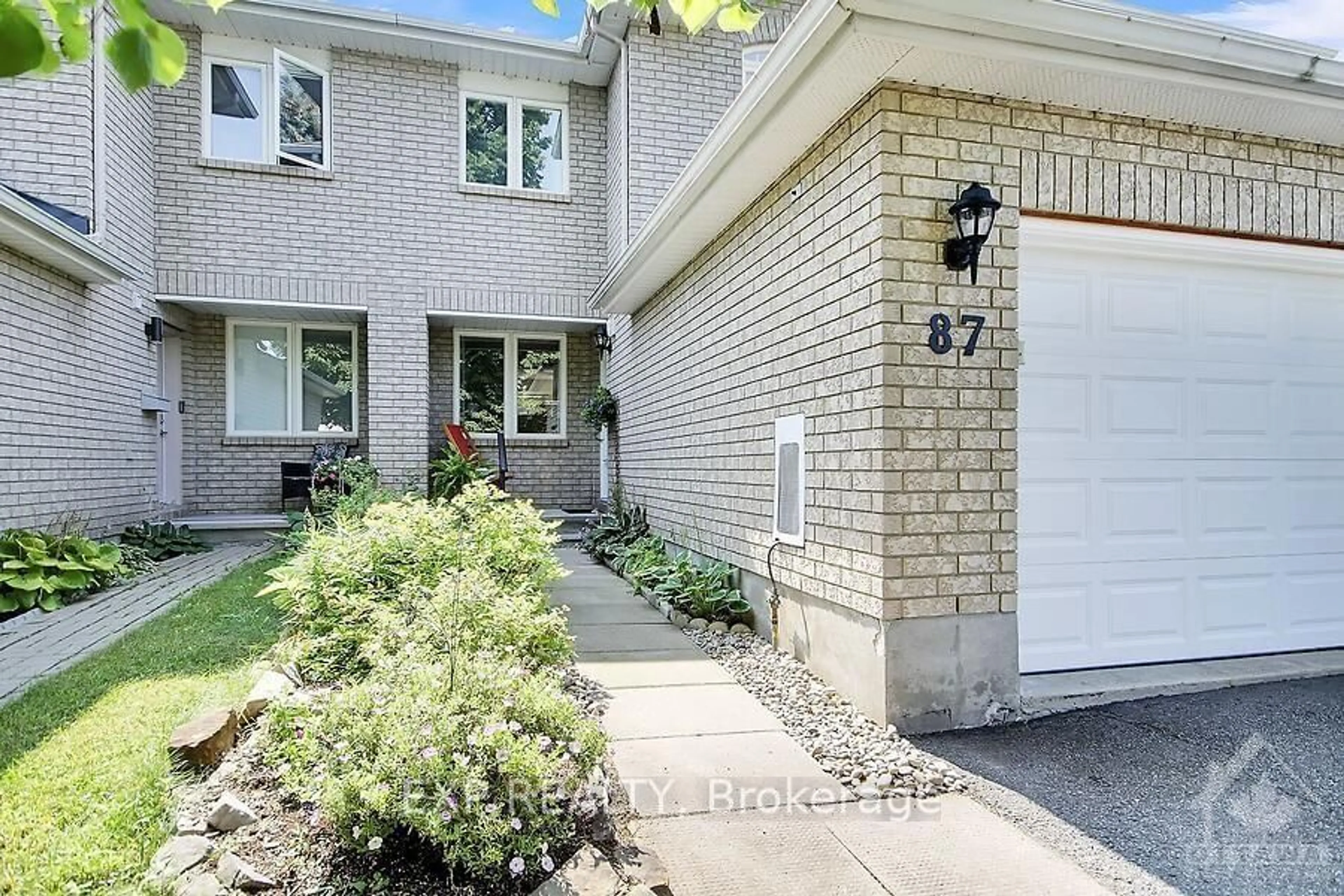 A pic from exterior of the house or condo, cottage for 87 MULLCRAFT Cres, Barrhaven Ontario K2J 4P7