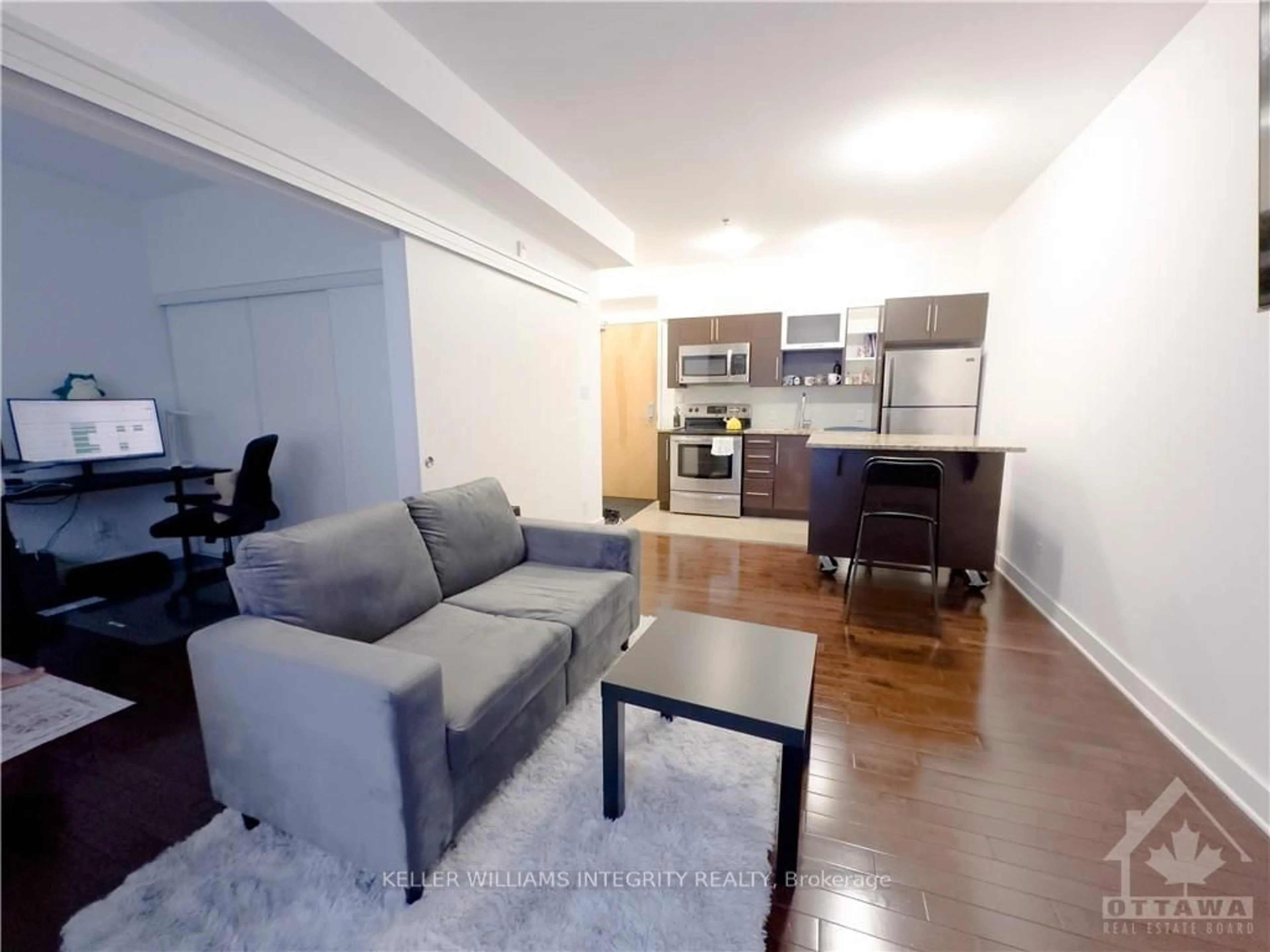 Living room, wood floors for 360 CUMBERLAND St #308, Lower Town - Sandy Hill Ontario K1N 0B1