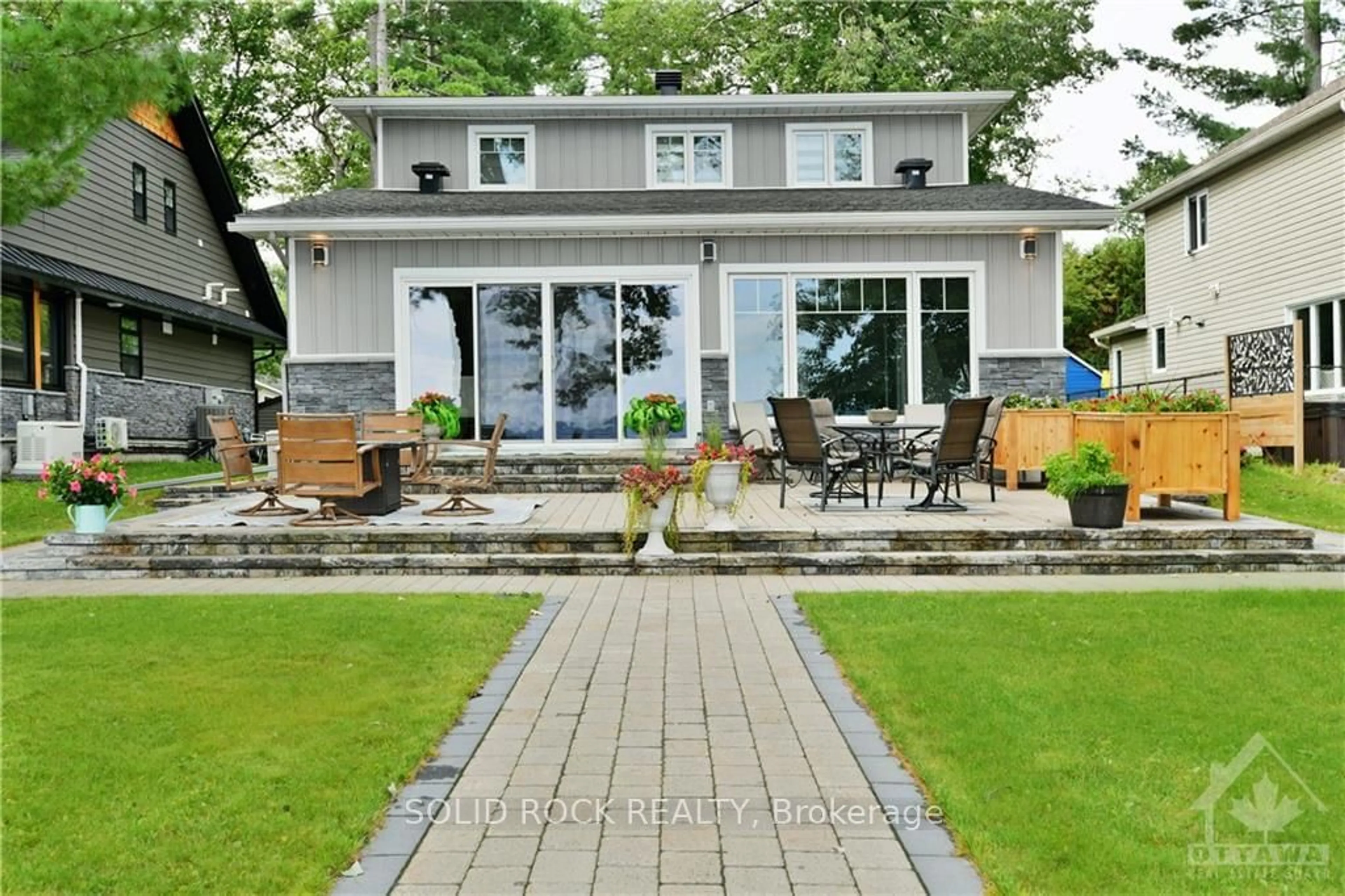 Patio, cottage for 134 BAYVIEW Dr, Constance Bay - Dunrobin - Kilmaurs - Woodlawn Ontario K0A 3M0