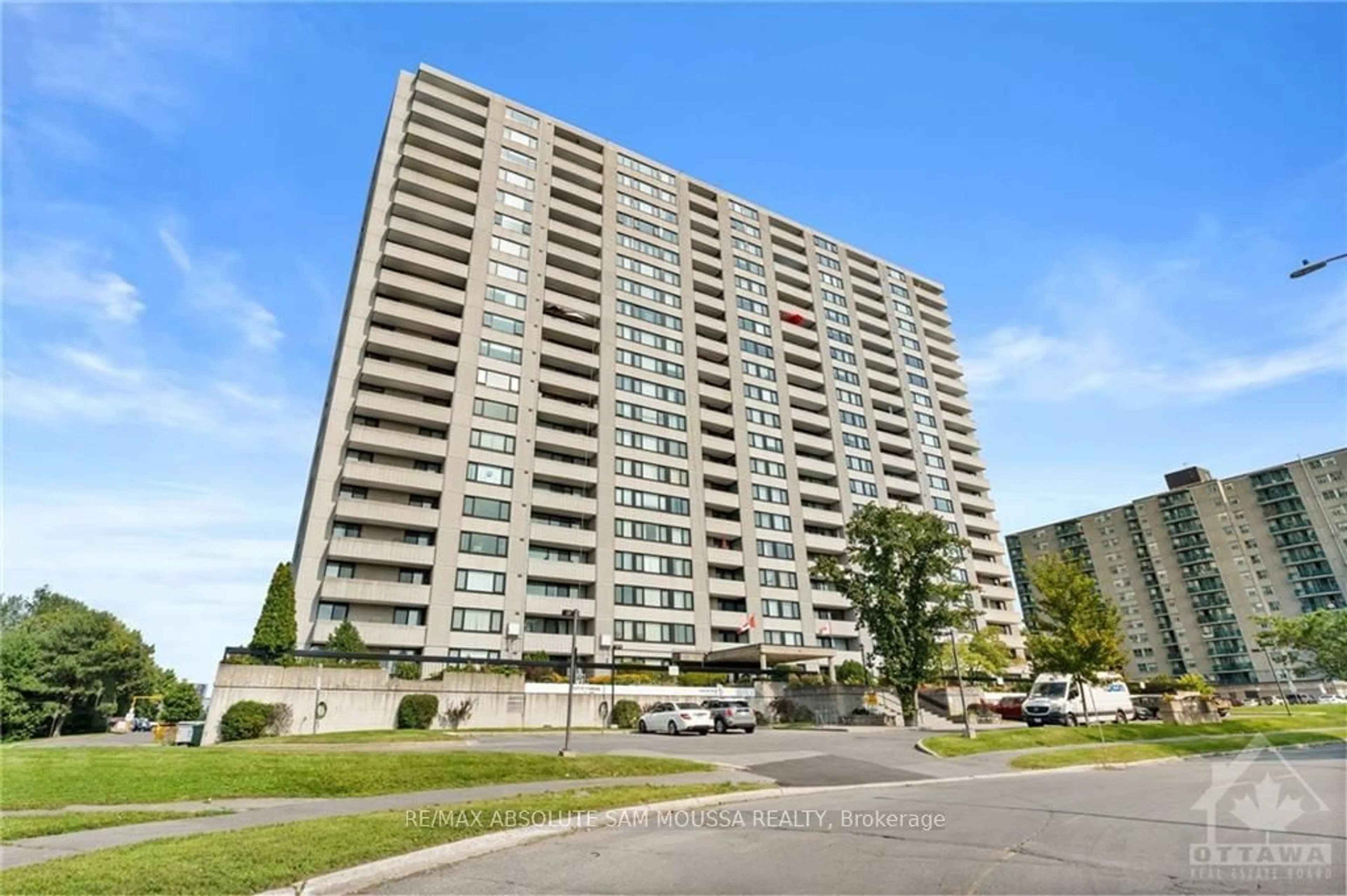 A pic from exterior of the house or condo, the front or back of building for 265 POULIN Ave #106, Britannia - Lincoln Heights and Area Ontario K2B 7Y8