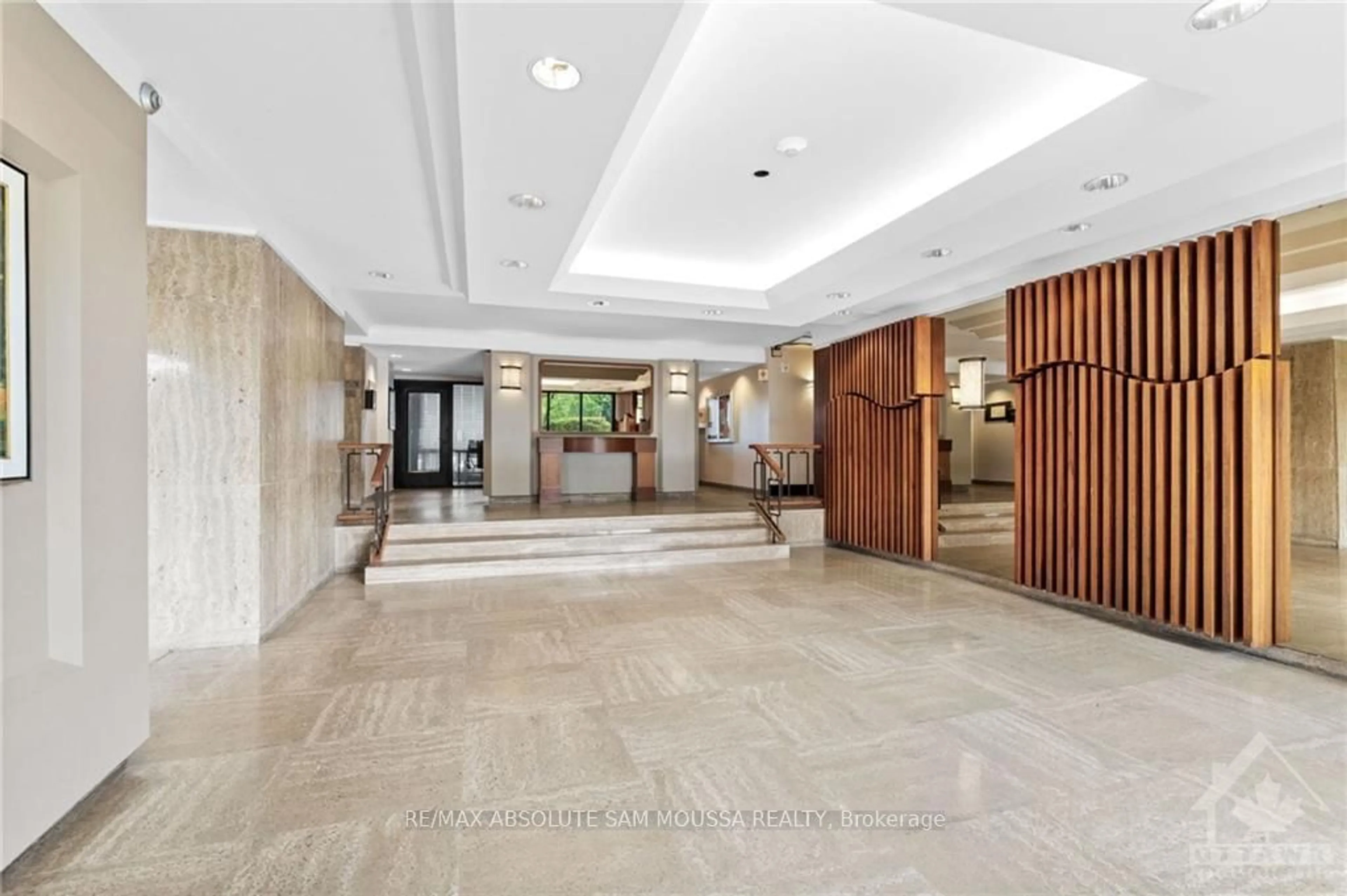 Indoor lobby, ceramic floors for 265 POULIN Ave #106, Britannia - Lincoln Heights and Area Ontario K2B 7Y8