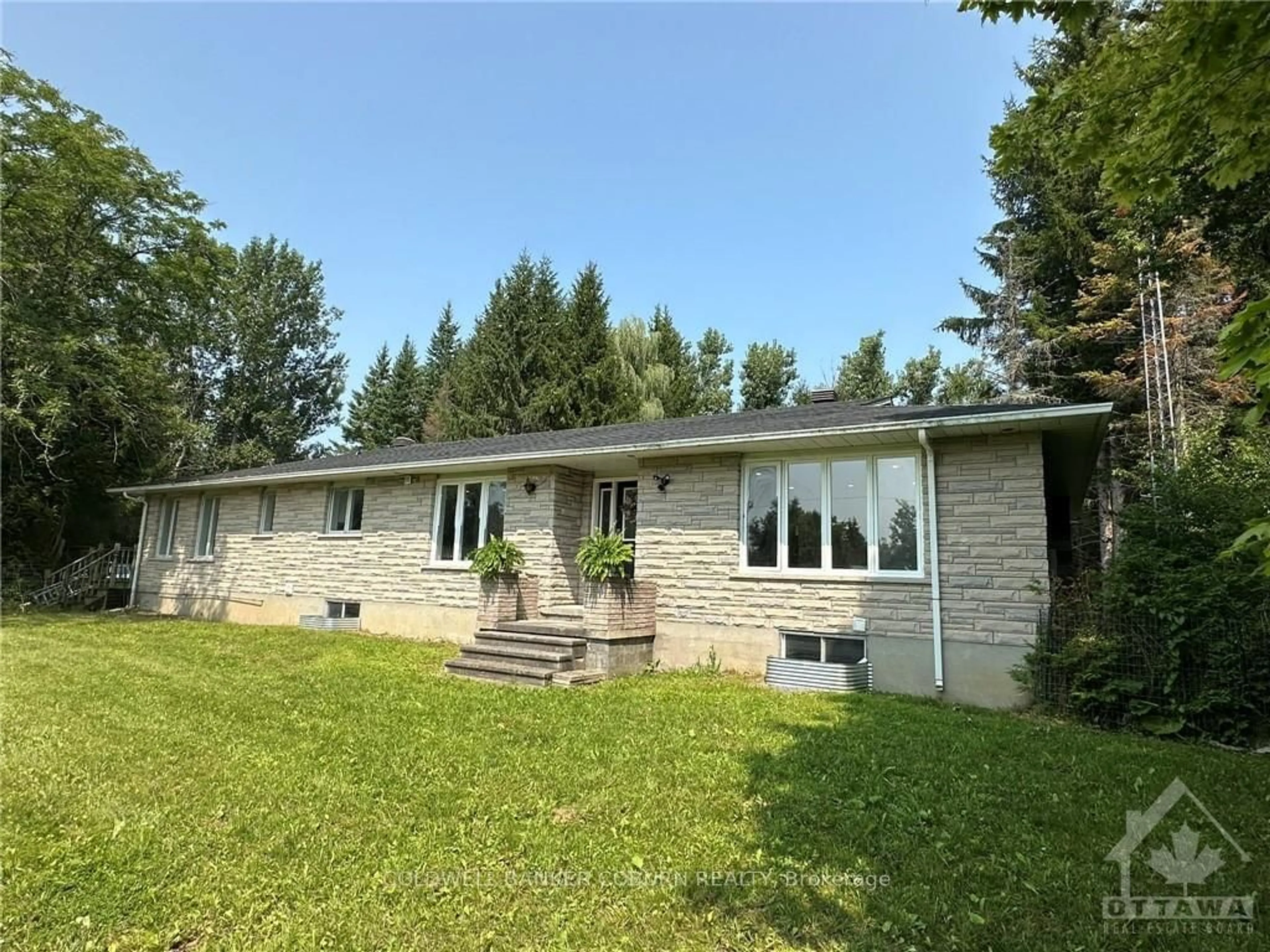 Frontside or backside of a home, cottage for 17017 HIGHWAY 43, North Stormont Ontario K0C 1V0