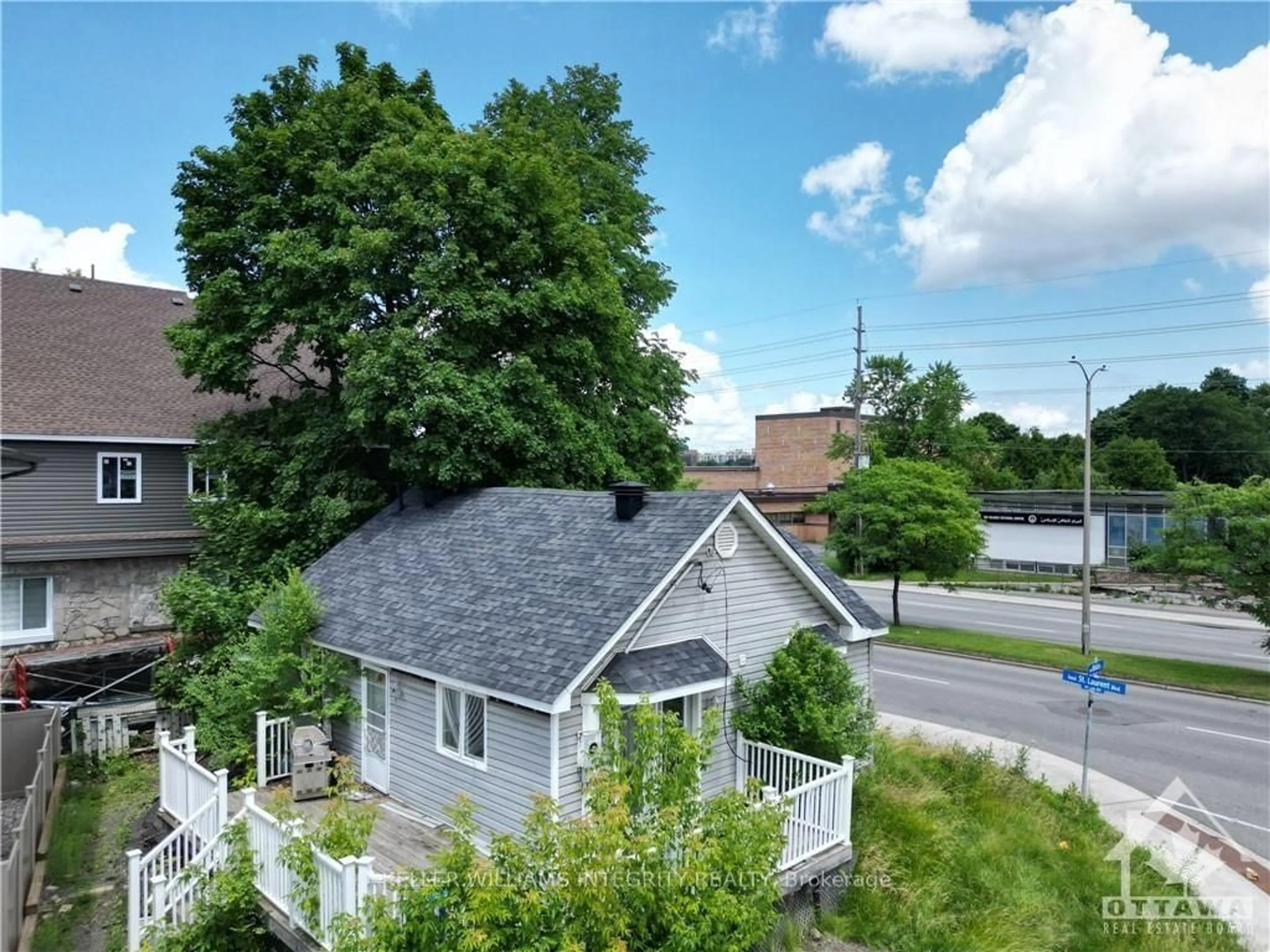 Frontside or backside of a home, cottage for 846 ST LAURENT Blvd, Overbook - Castleheights and Area Ontario K1K 3A9