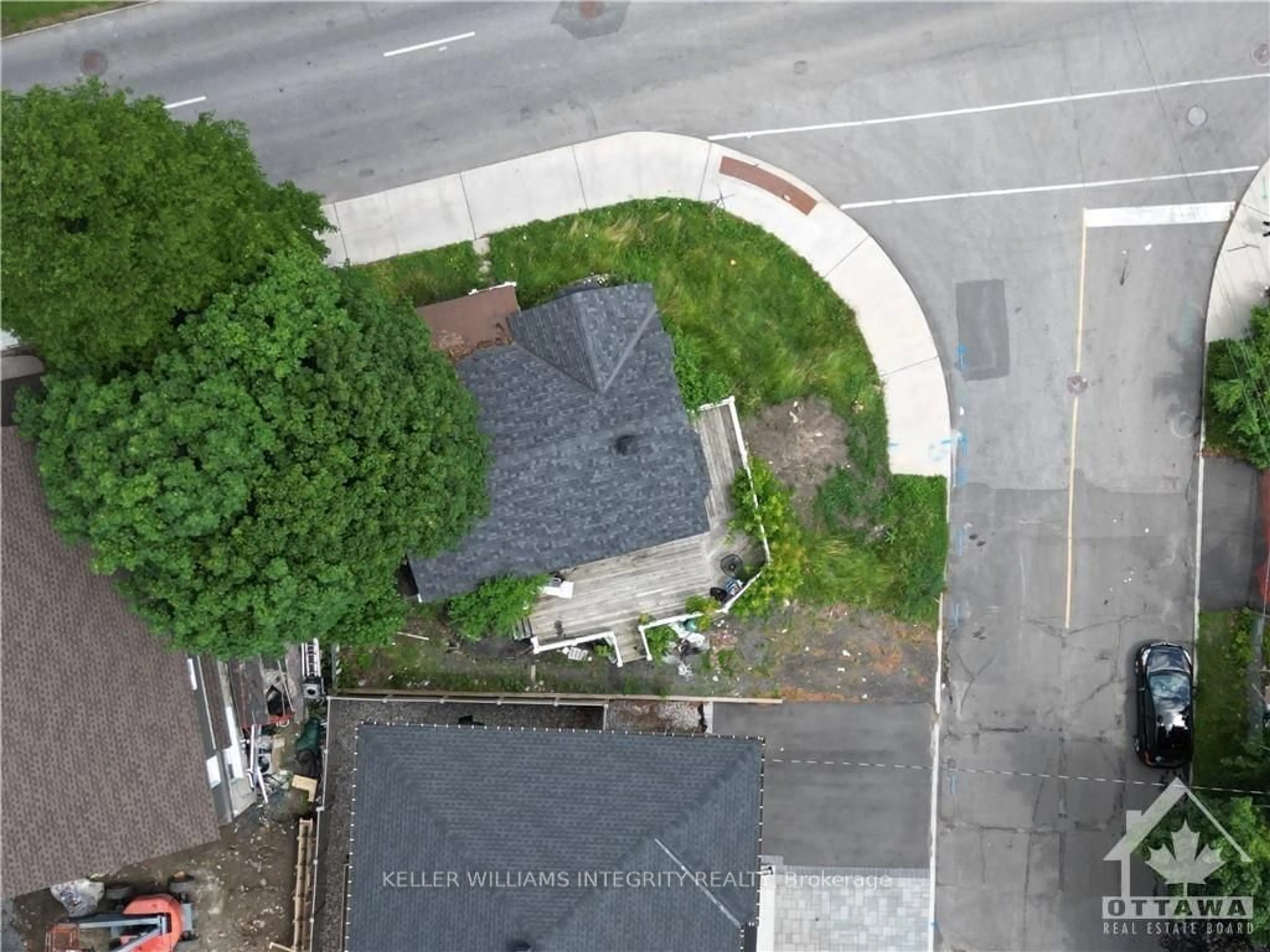 Frontside or backside of a home, the street view for 846 ST LAURENT Blvd, Overbook - Castleheights and Area Ontario K1K 3A9