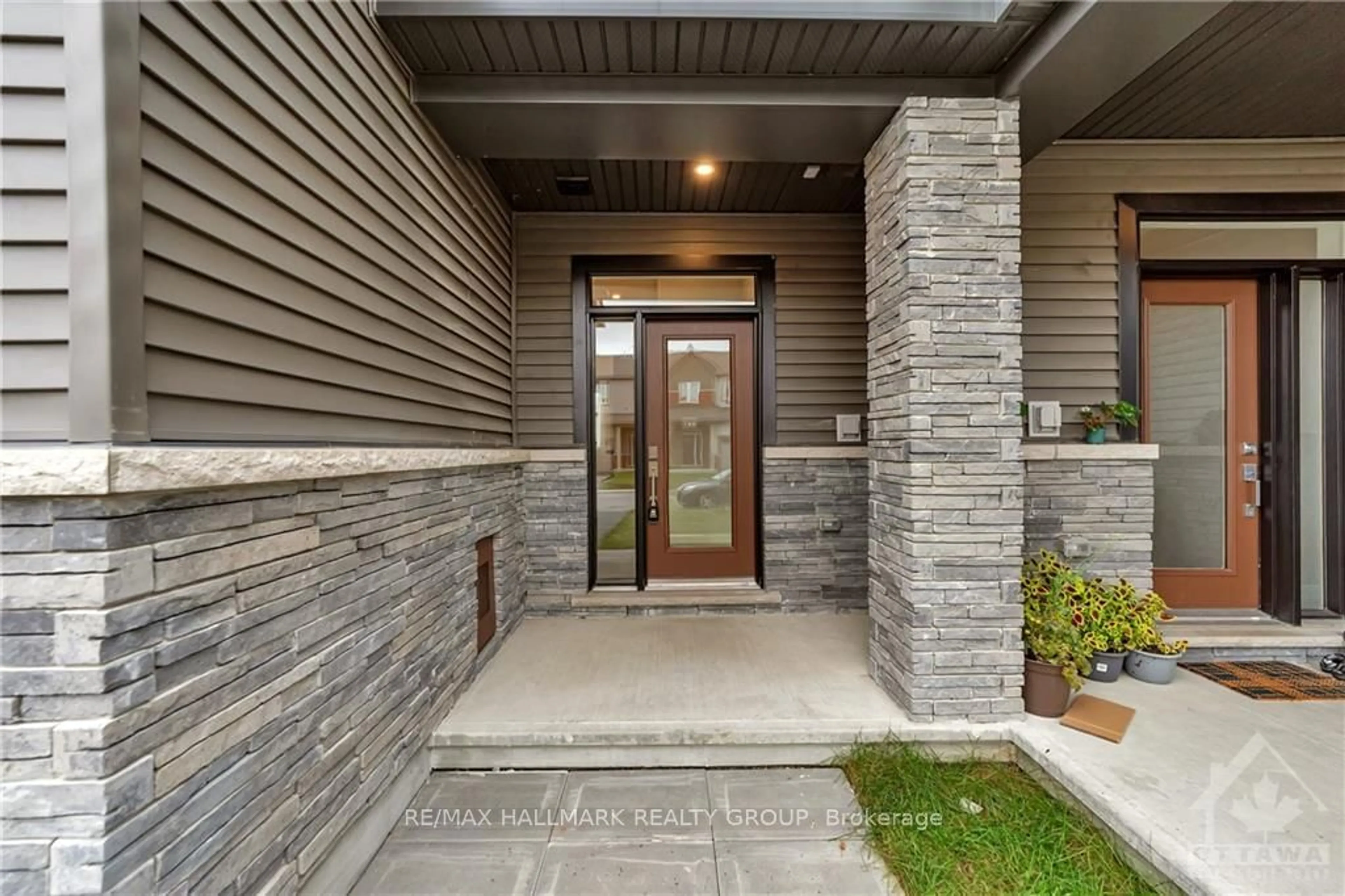 Indoor entryway, cement floor for 97 OSLER St, Kanata Ontario K2W 0K8