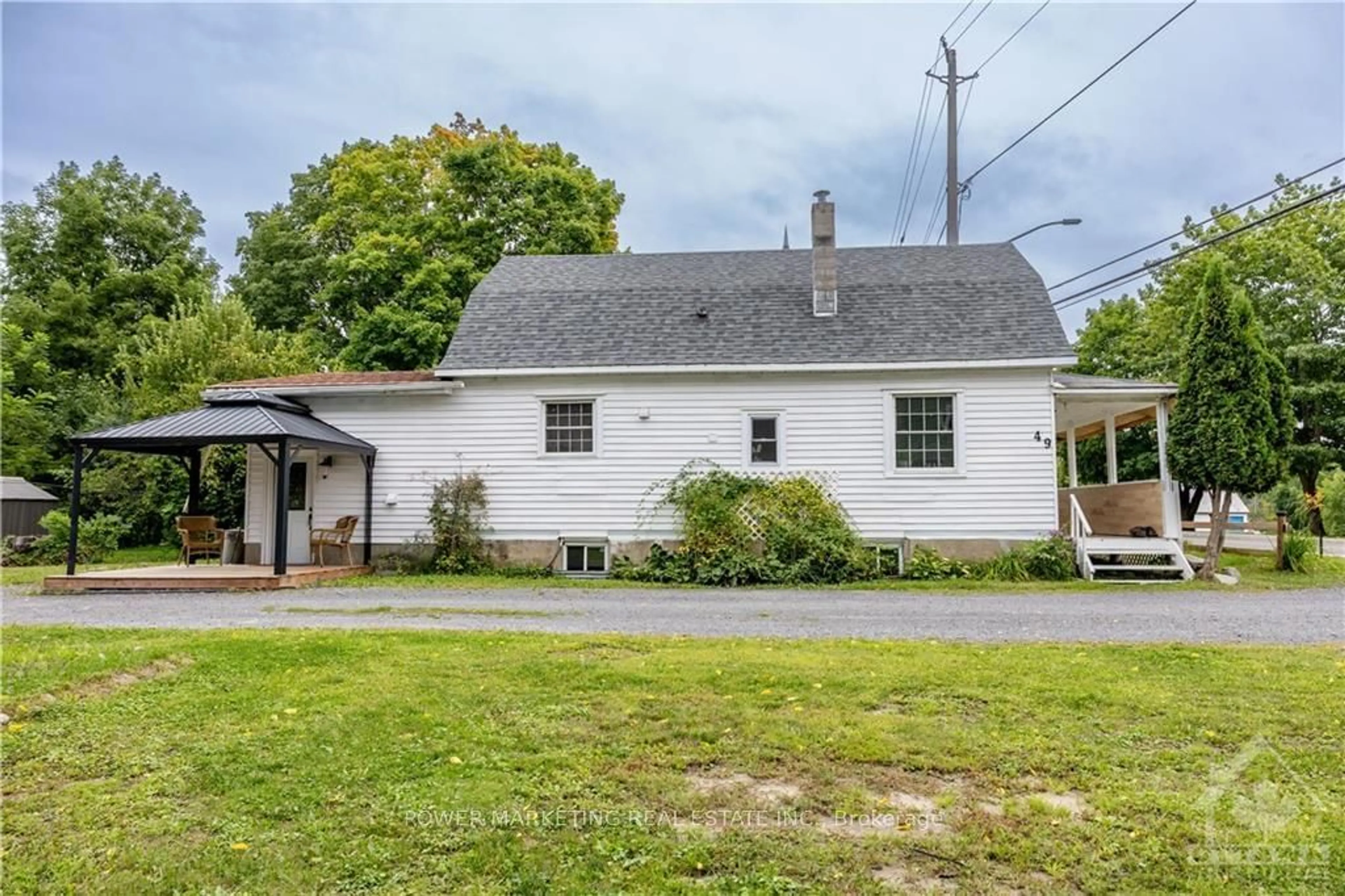 Frontside or backside of a home, cottage for 49 QUEEN St, North Dundas Ontario K0C 1H0