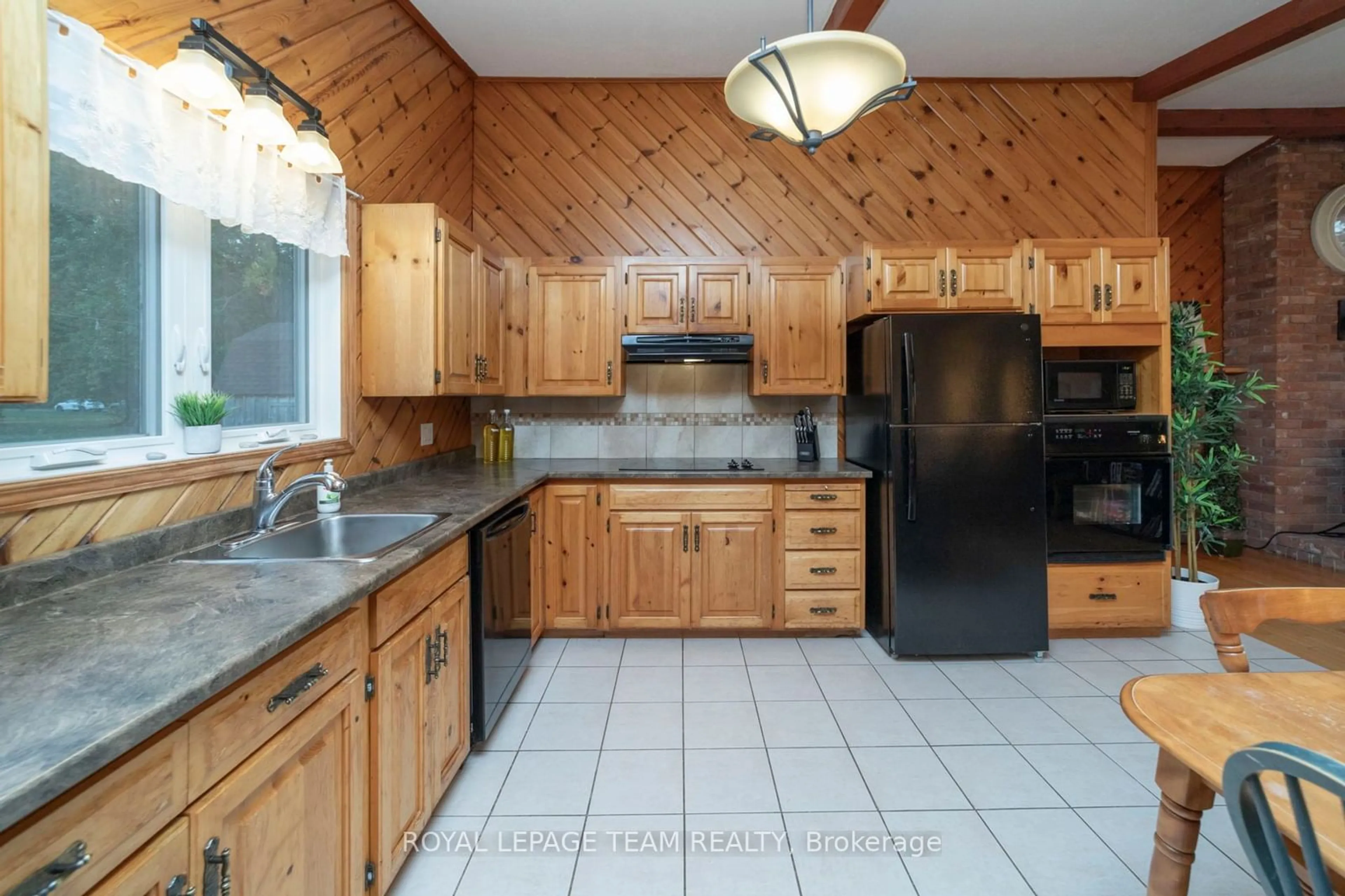 Standard kitchen, wood floors, cottage for 70 CORKTOWN Lane, Merrickville-Wolford Ontario K0G 1N0