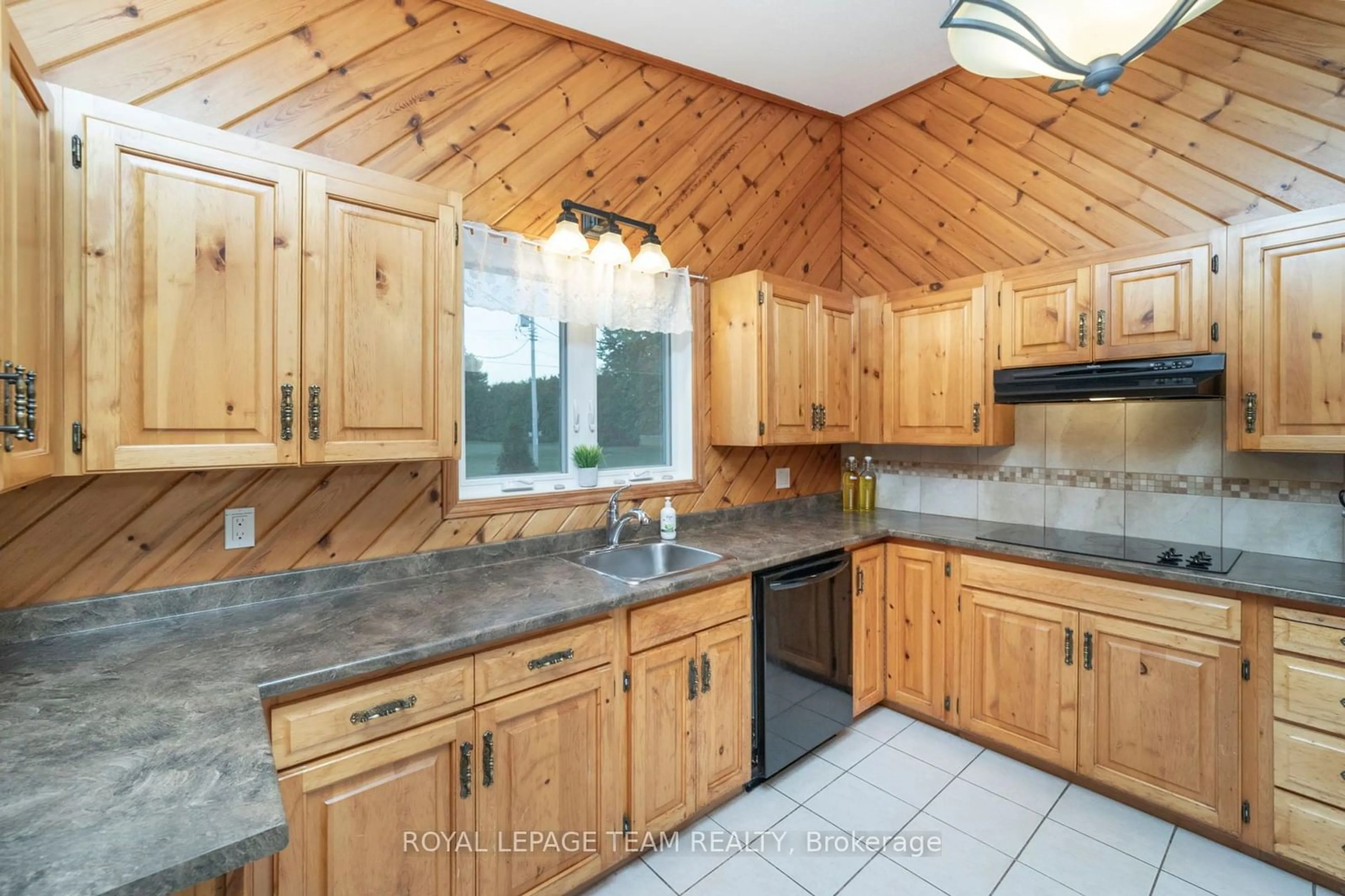 Standard kitchen, wood floors, cottage for 70 CORKTOWN Lane, Merrickville-Wolford Ontario K0G 1N0