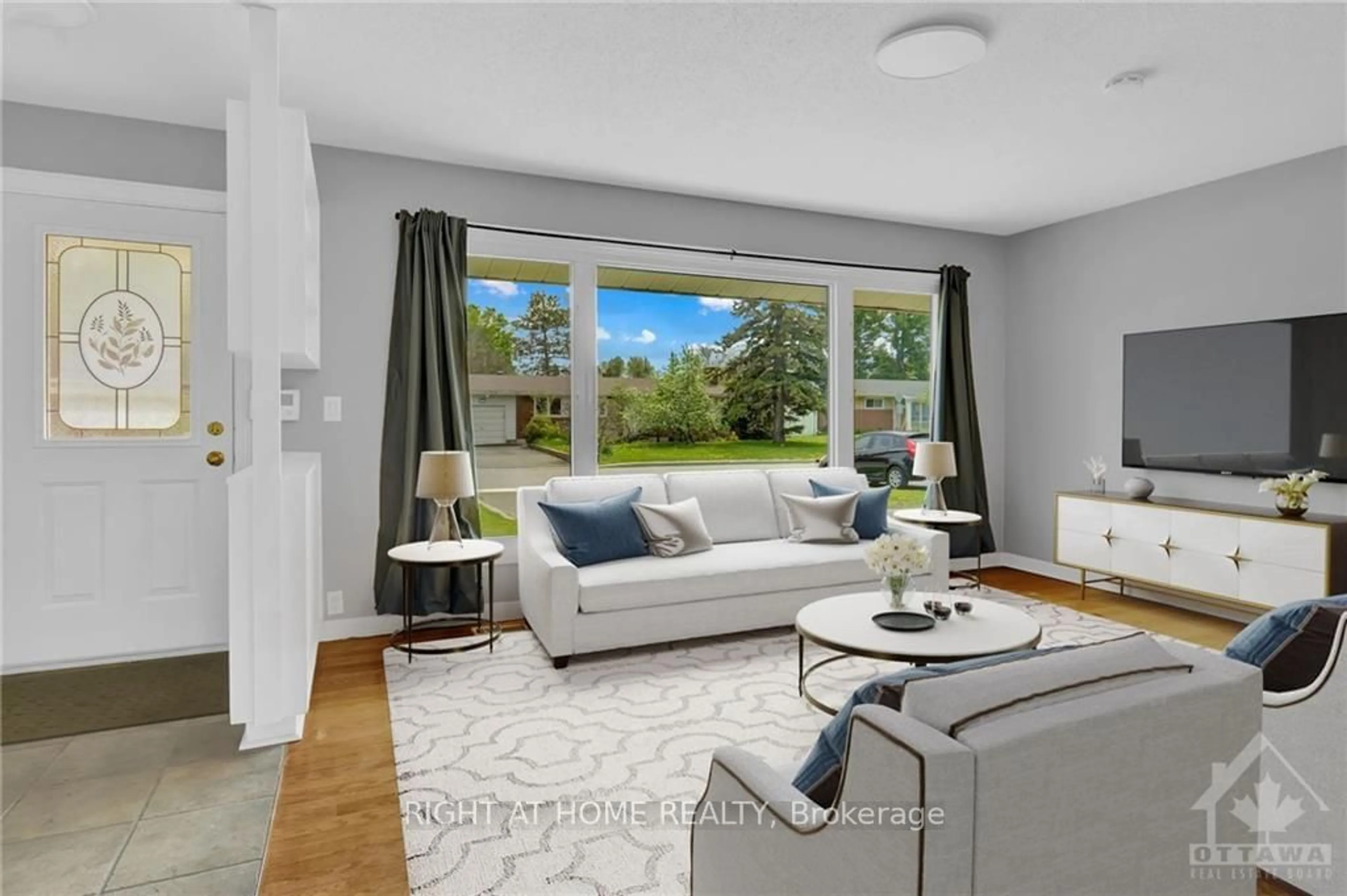 Living room, wood floors for 50 HILLIARD Ave, Cityview - Parkwoods Hills - Rideau Shore Ontario K2E 6C1