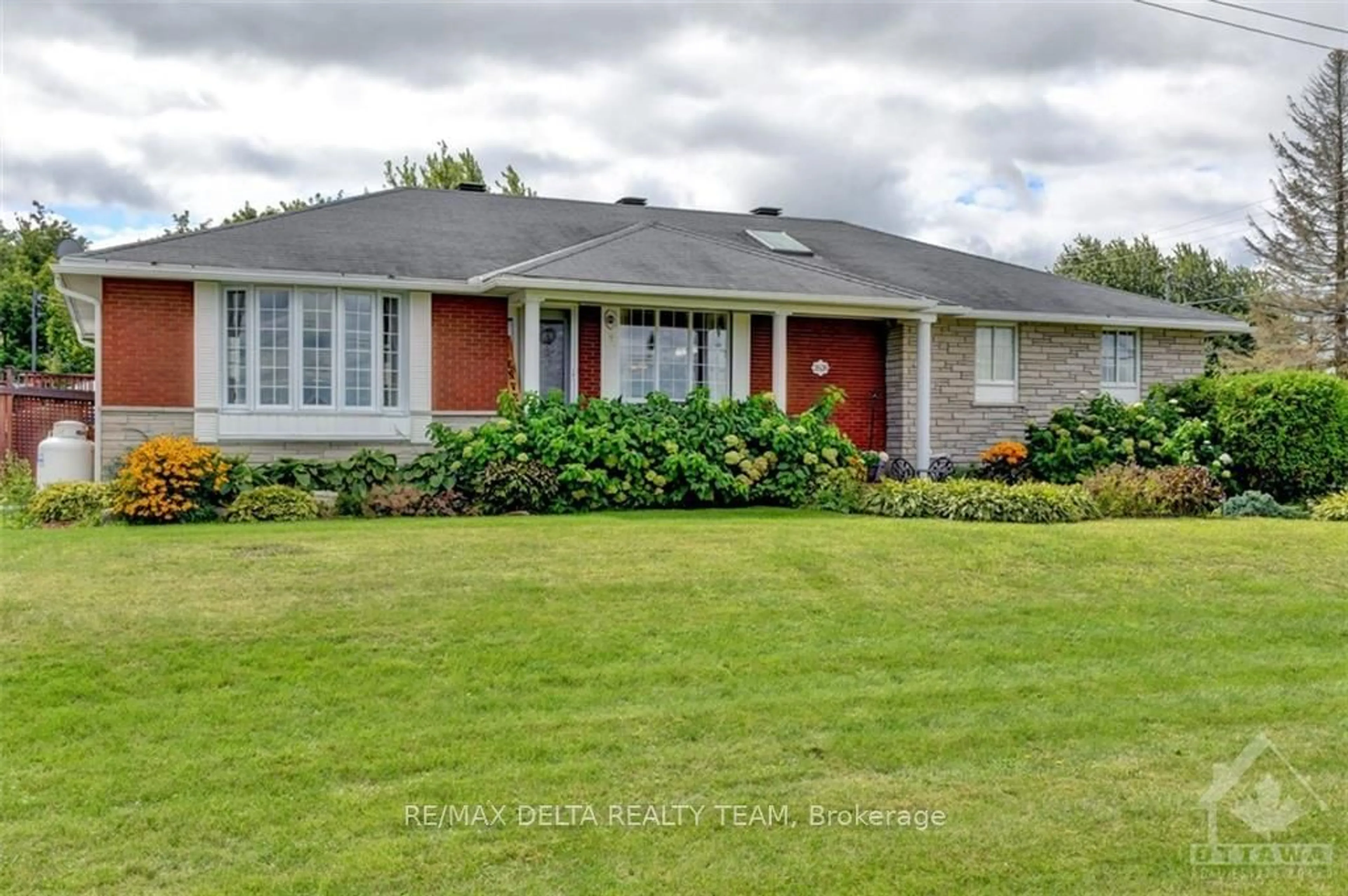 Frontside or backside of a home, the street view for 2626 ST-ISIDORE Rd Ontario K0C 2B0