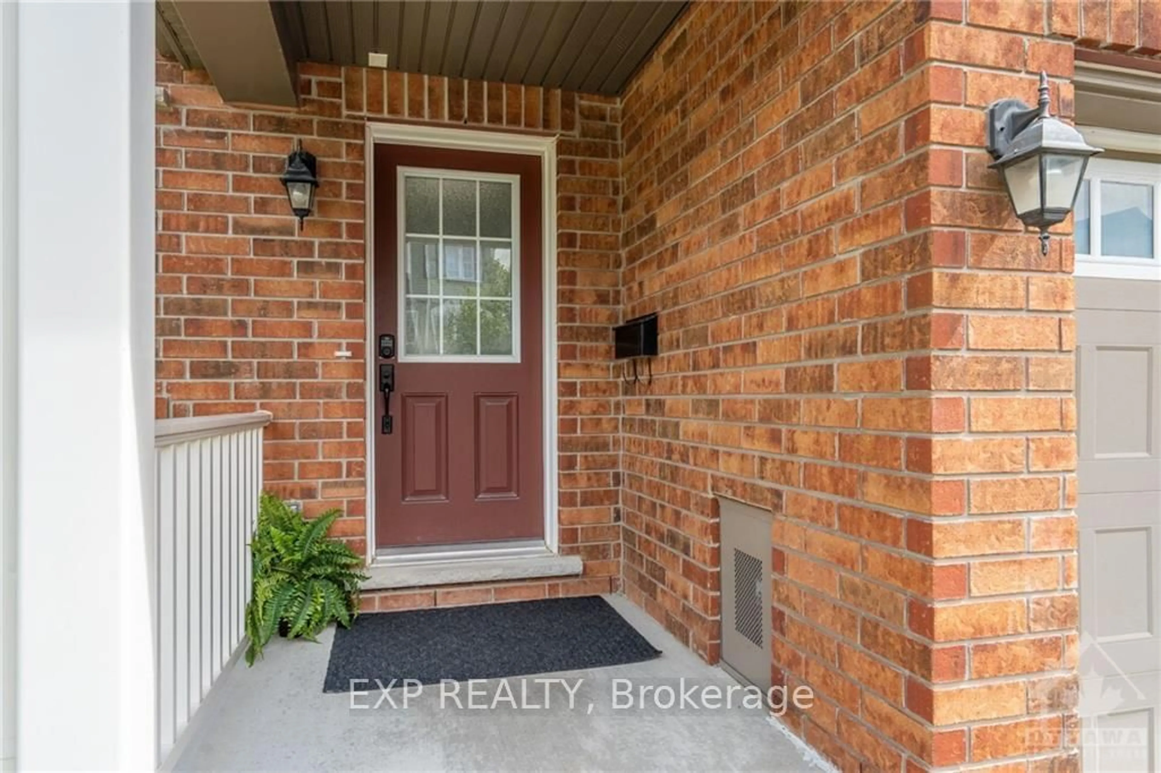 Indoor entryway, wood floors for 709 MALOJA Way, Stittsville - Munster - Richmond Ontario K2S 0N6