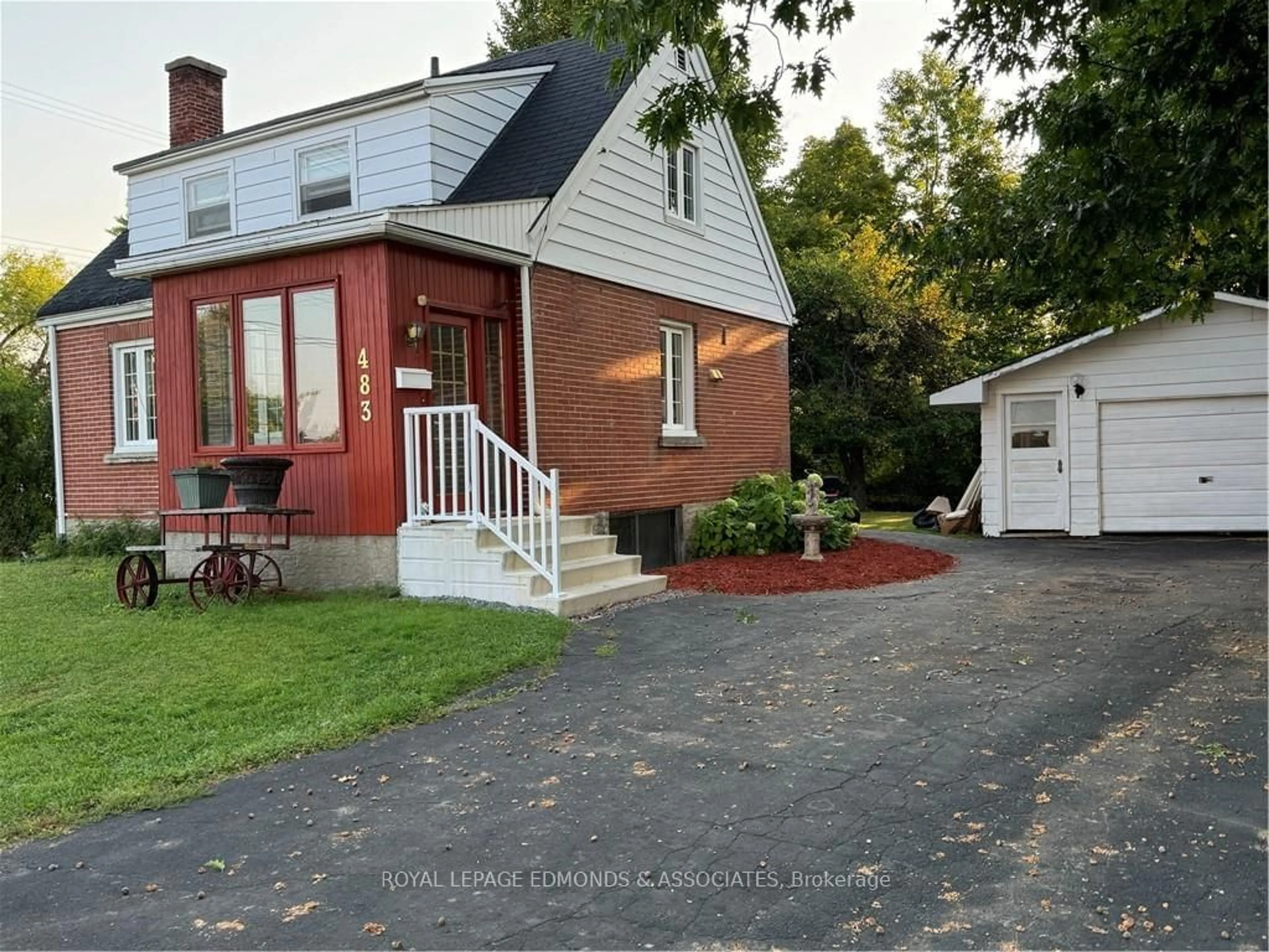 Frontside or backside of a home, cottage for 483 CATHERINE St, Pembroke Ontario K8A 1W2