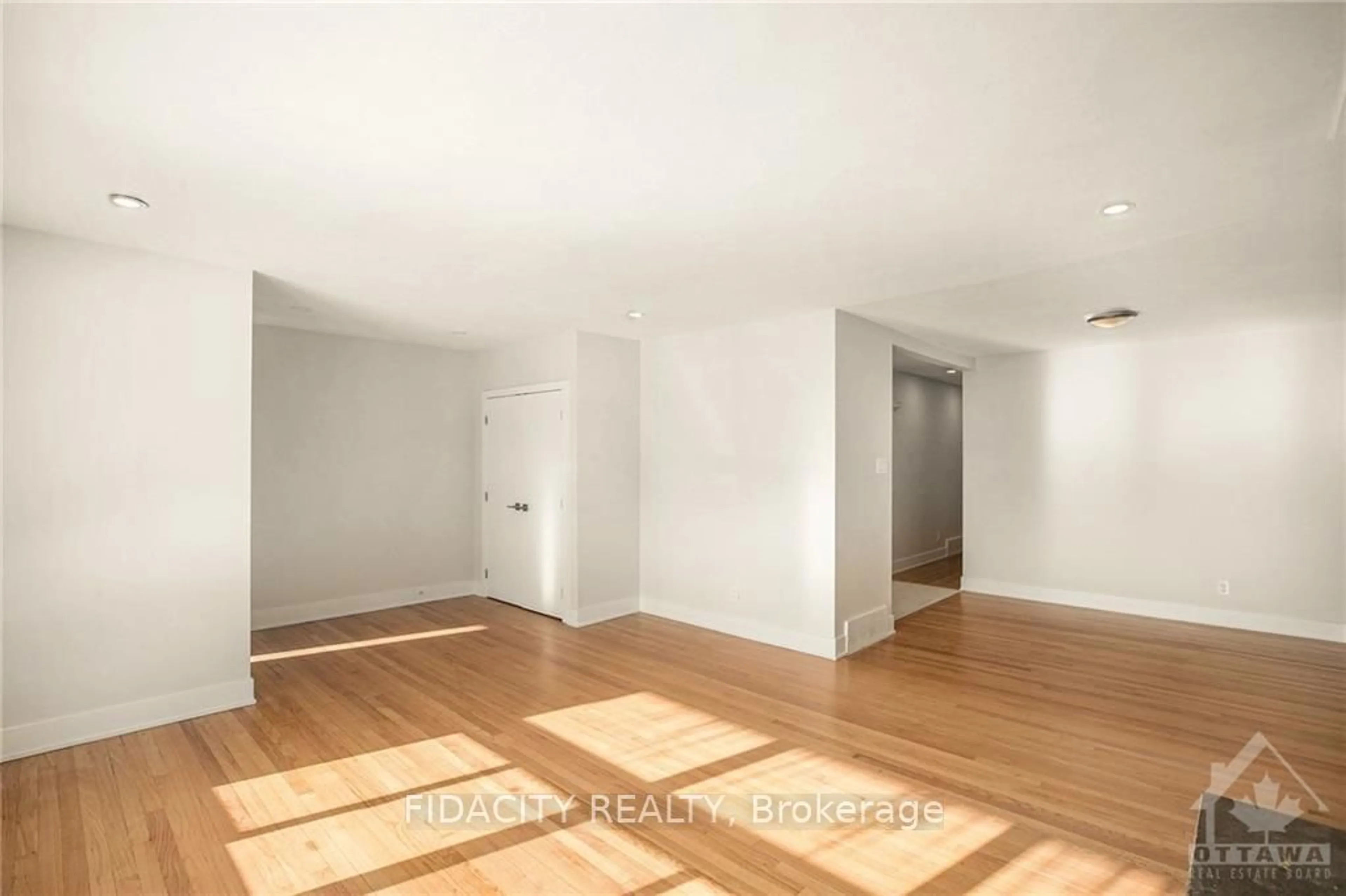 A pic of a room, wood floors for 2653 DON St, Britannia - Lincoln Heights and Area Ontario K2B 6Y2