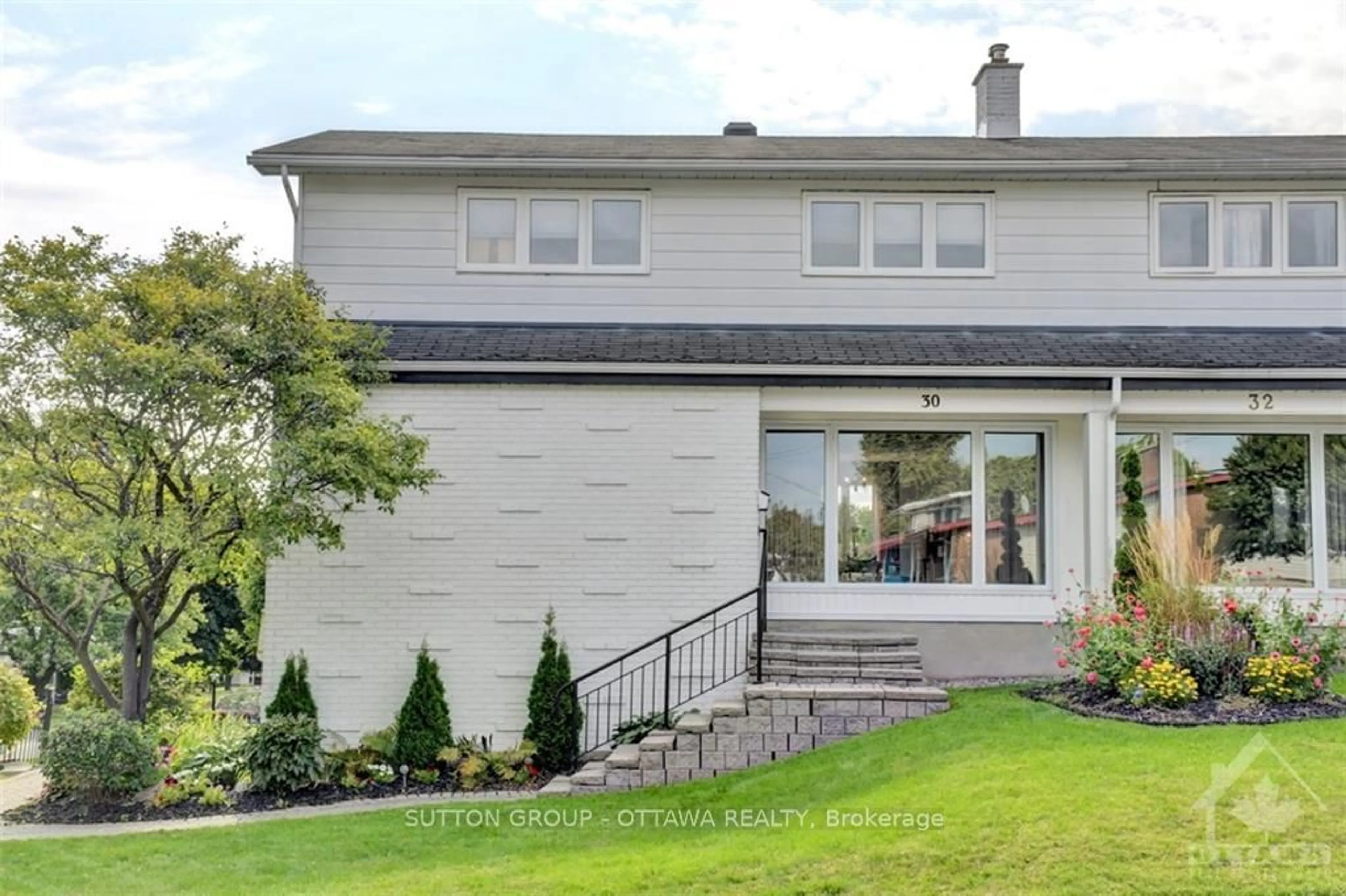 Frontside or backside of a home, cottage for 30 TIVERTON Dr, Cityview - Parkwoods Hills - Rideau Shore Ontario K2E 6L7