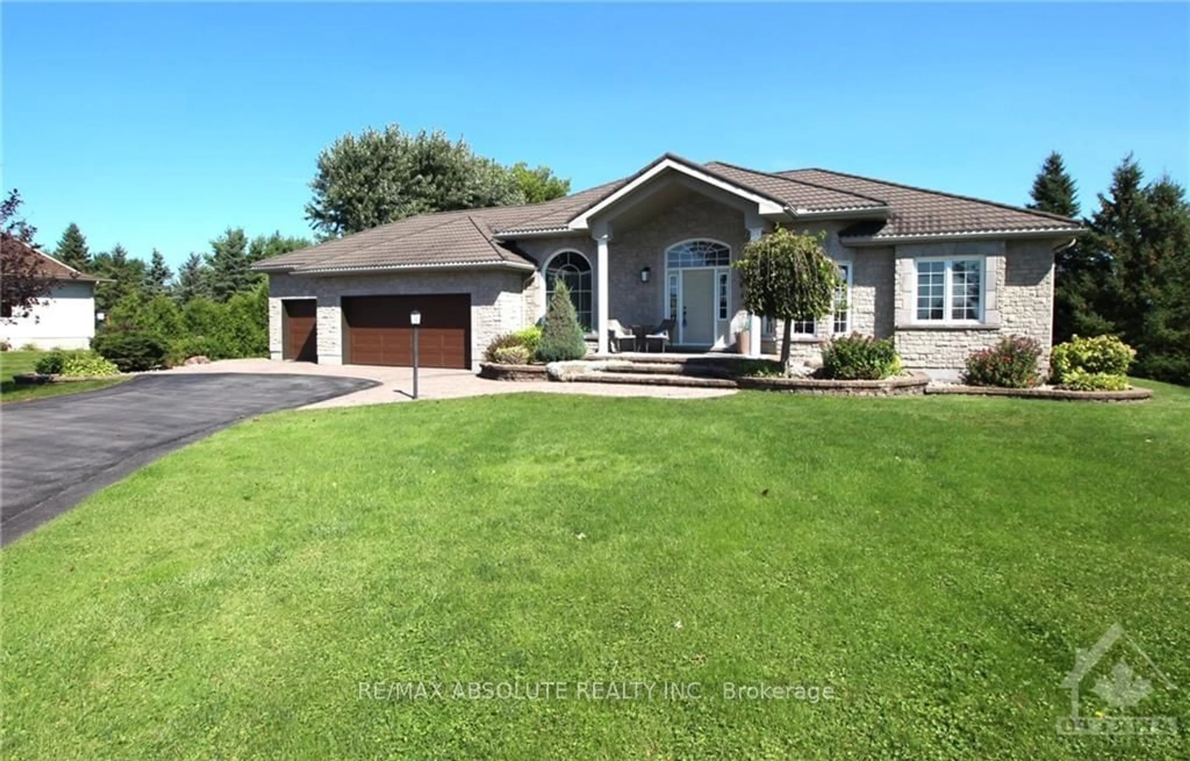 Frontside or backside of a home, cottage for 1367 STE MARIE Rd, Russell Ontario K0A 1W0