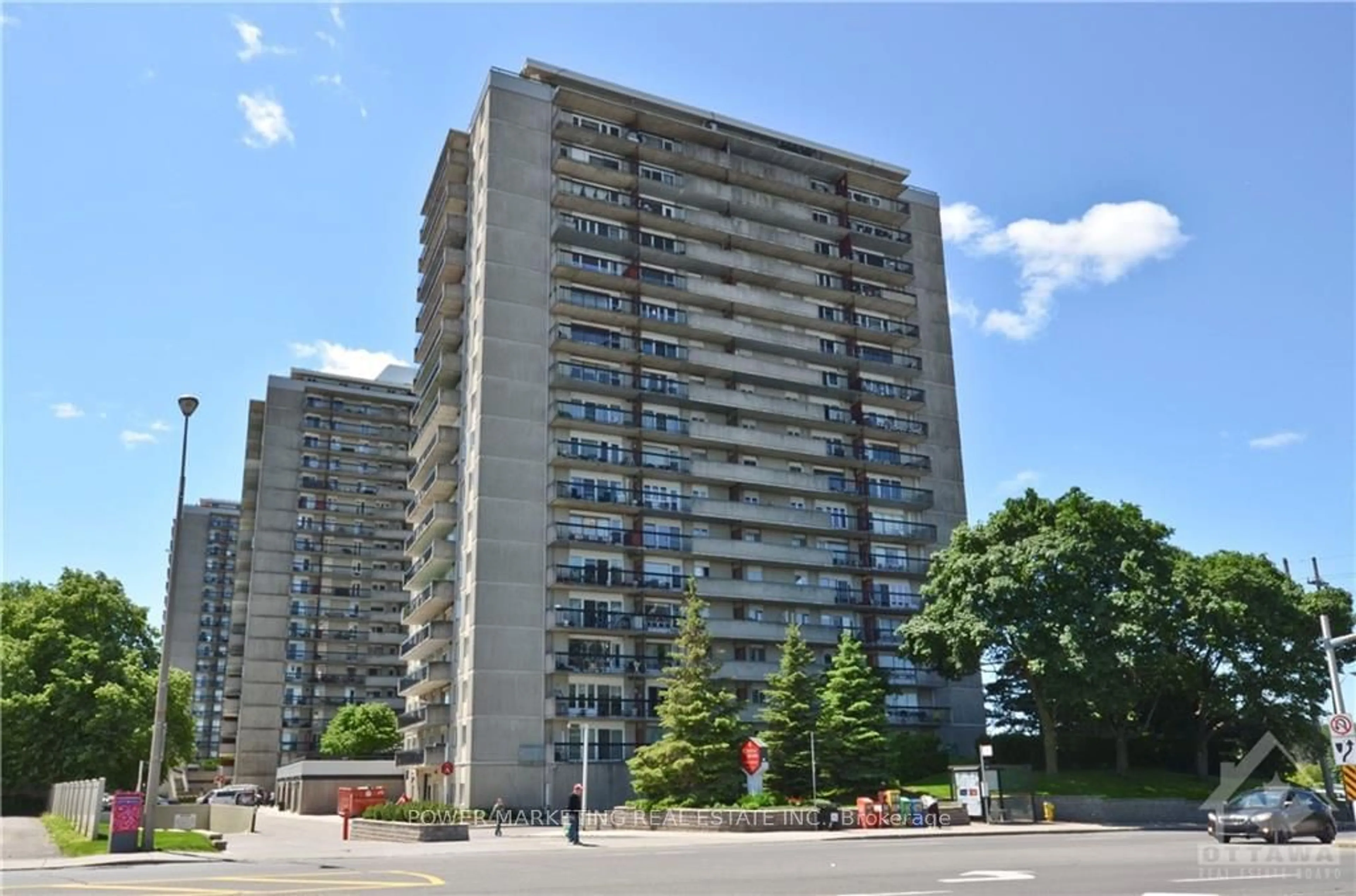 A pic from exterior of the house or condo, the front or back of building for 158B MCARTHUR Ave #1604, Vanier and Kingsview Park Ontario K1L 8E7