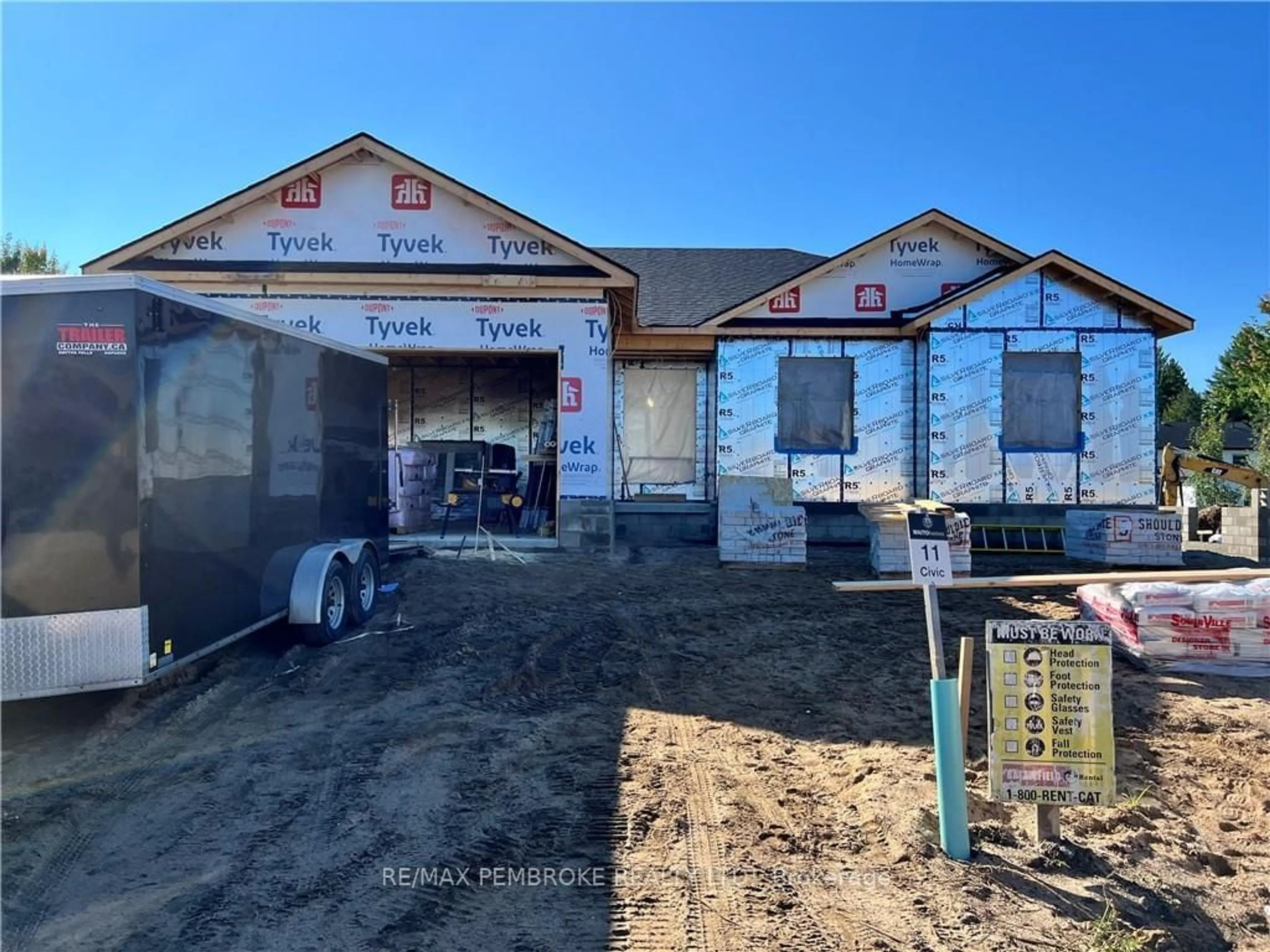 Frontside or backside of a home, cottage for 10 DURANT St, Petawawa Ontario K8H 0H3