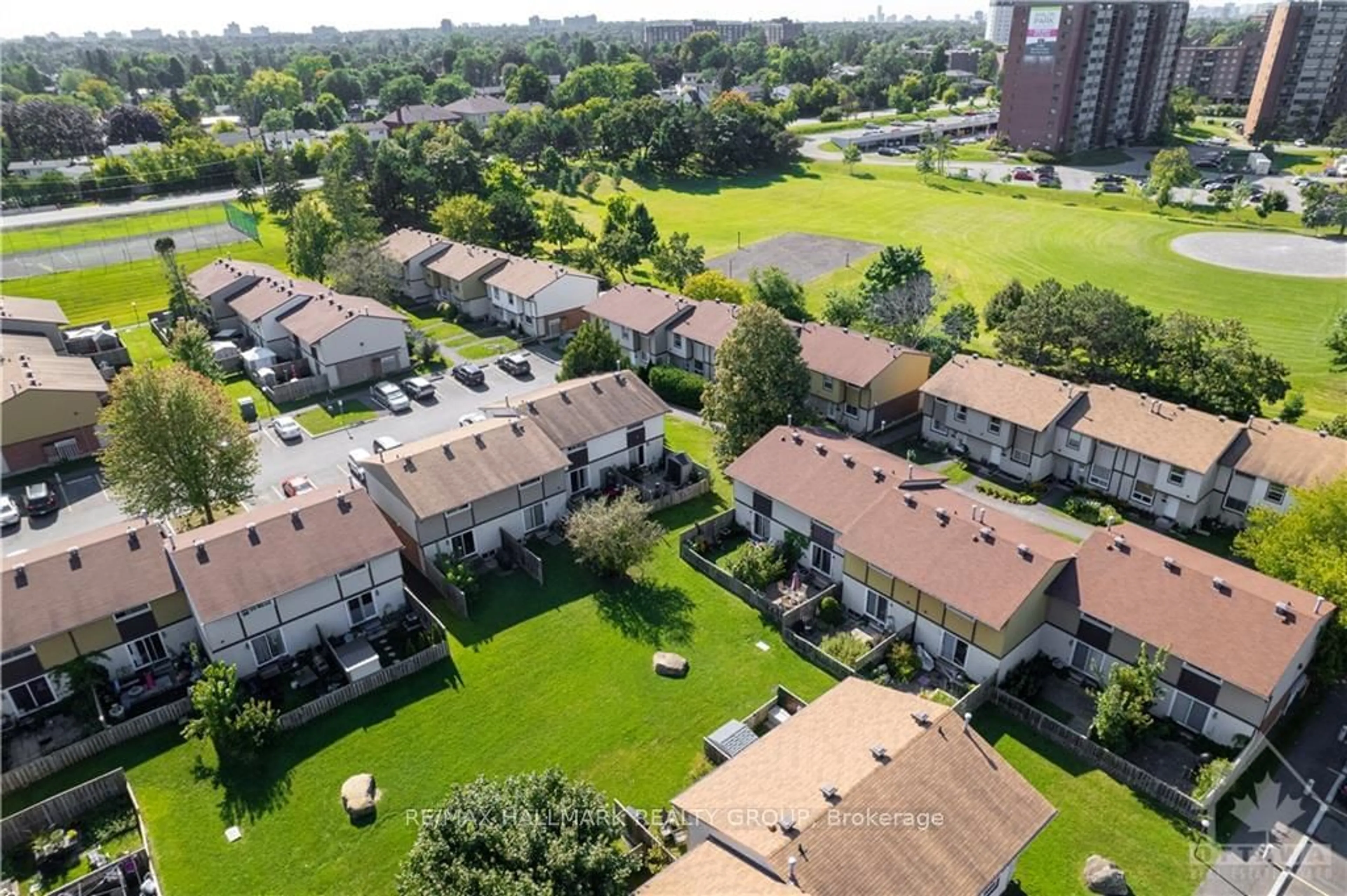 A pic from exterior of the house or condo, the view of city buildings for 2570 SOUTHVALE Cres, Elmvale Acres and Area Ontario K1B 5B6