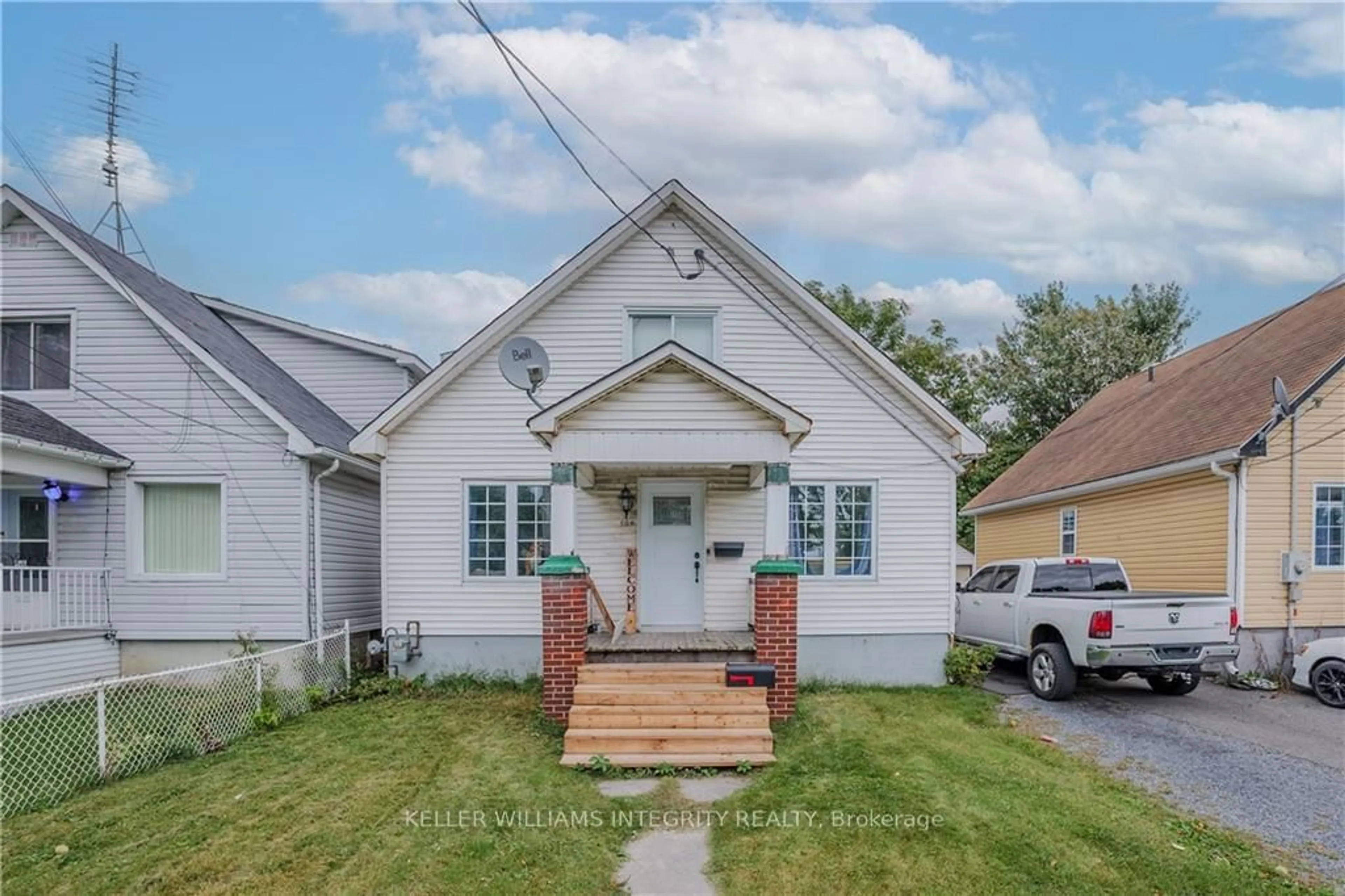 Frontside or backside of a home, cottage for 509 CUMBERLAND St, Cornwall Ontario K6J 4J3