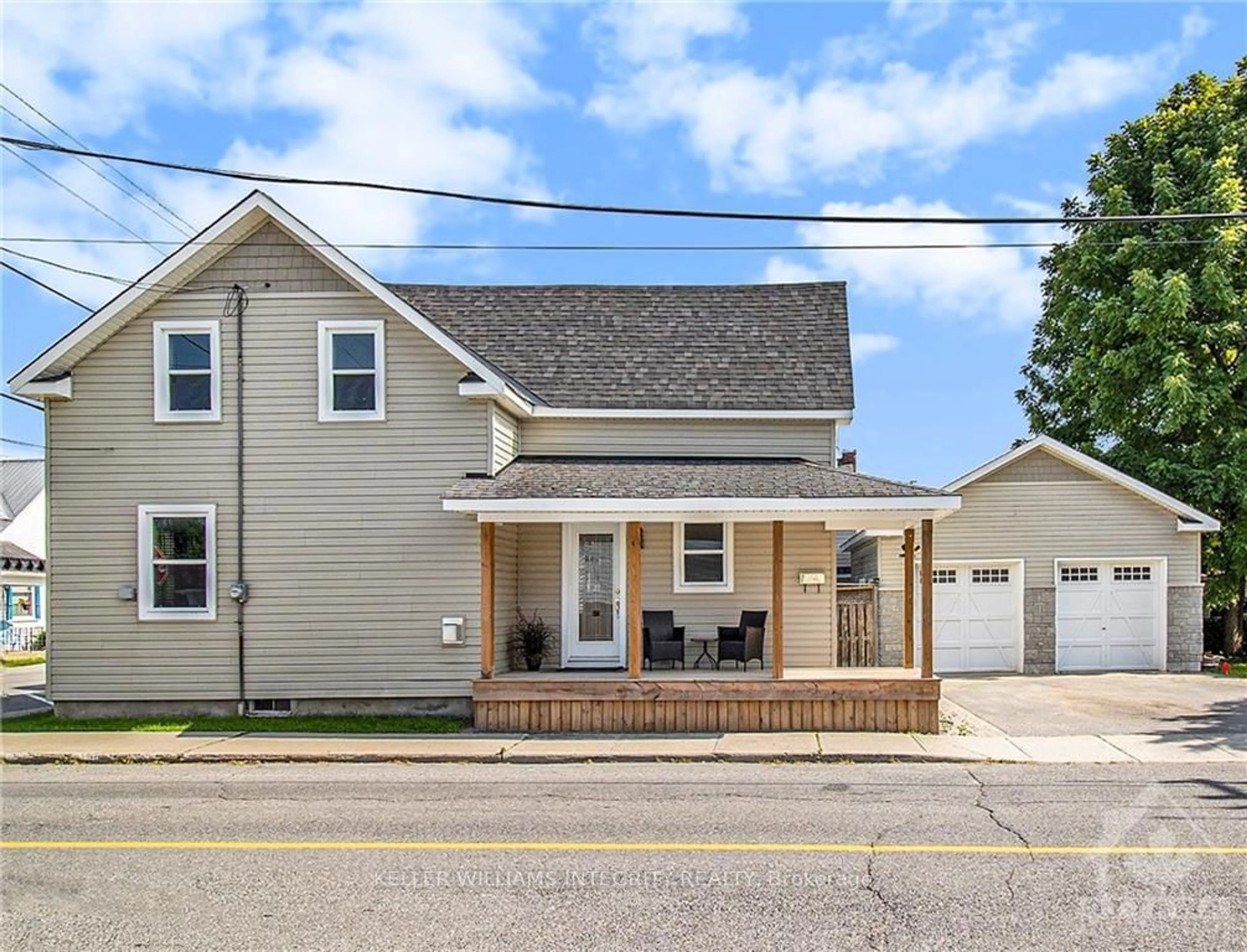 A pic from exterior of the house or condo, cottage for 40 VICTORIA St, Carleton Place Ontario K7C 2W3