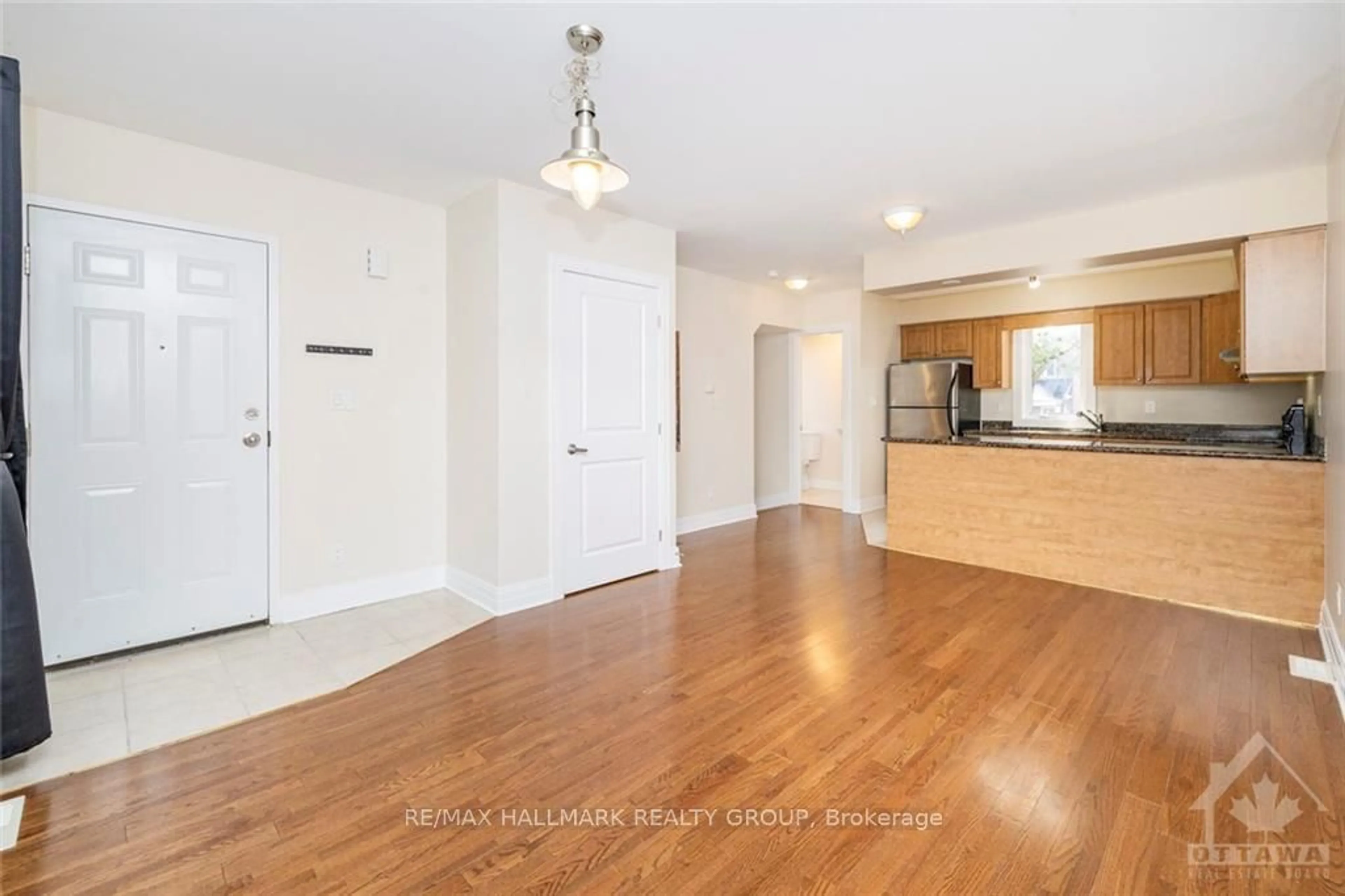 Open concept kitchen for 345 BRONSON Ave #M3, Ottawa Centre Ontario K1R 6J2