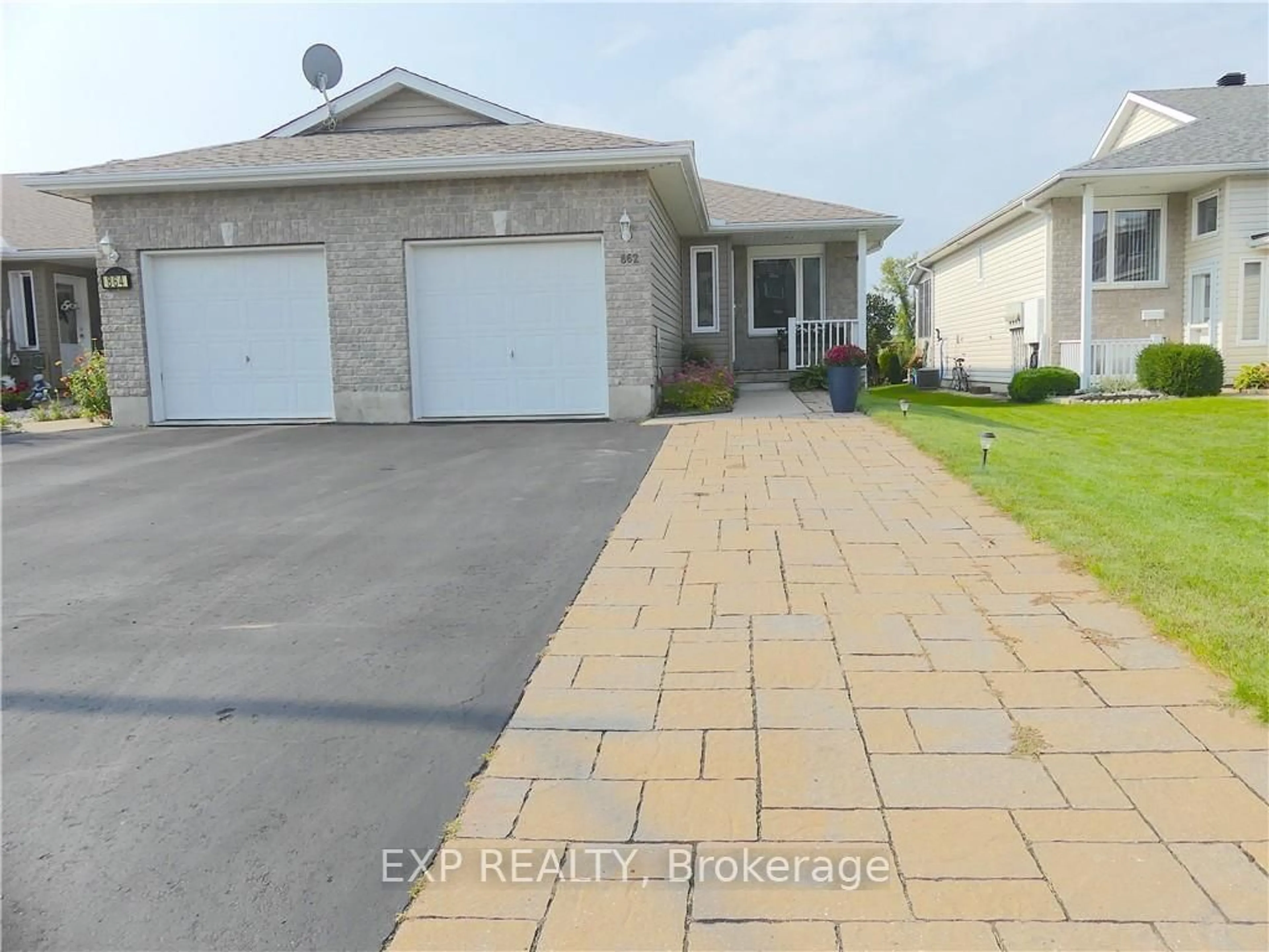 Frontside or backside of a home, the street view for 862 EIGHTH St, Renfrew Ontario K7V 4K9