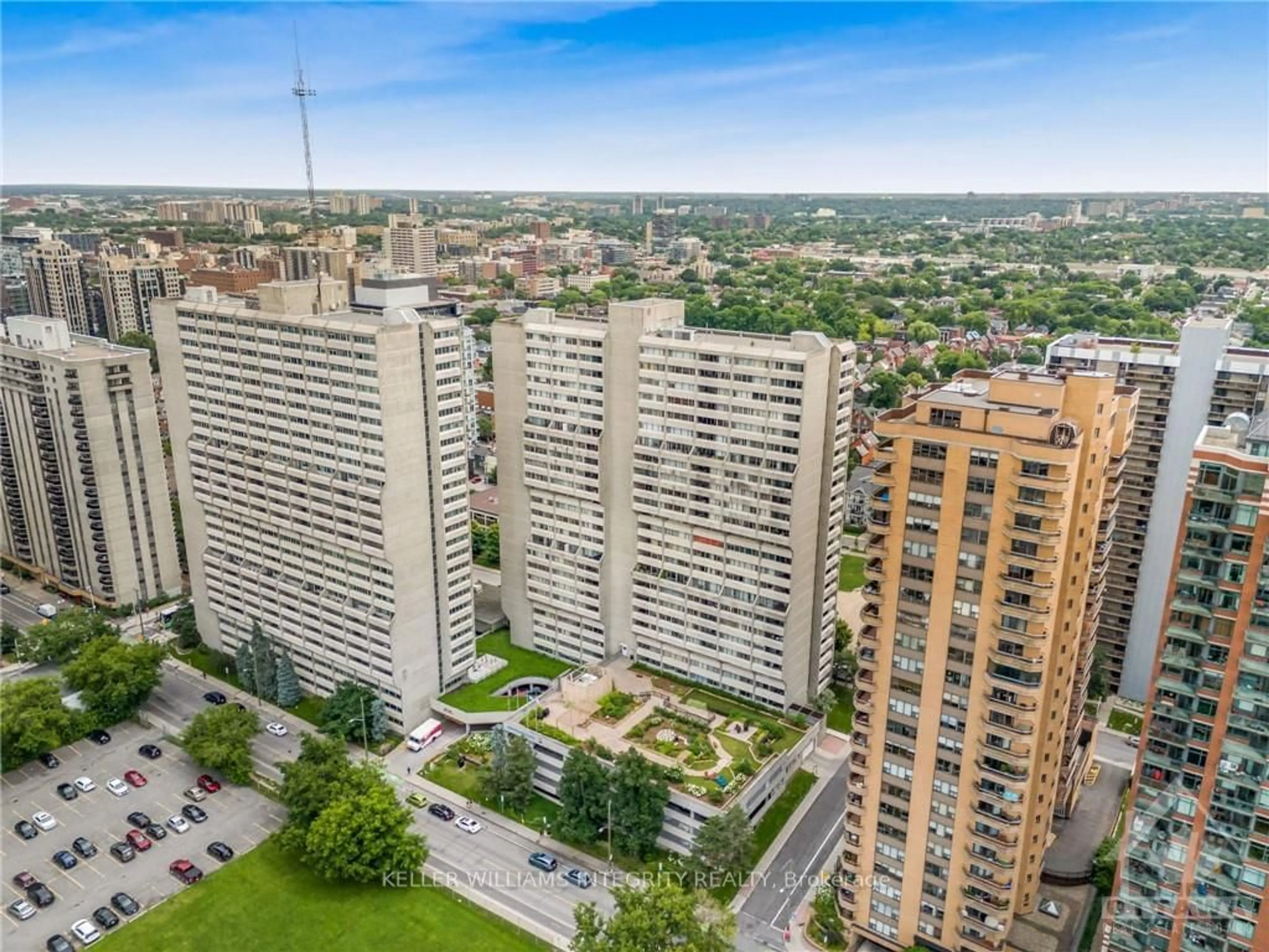 A pic from exterior of the house or condo, the view of city buildings for 530 LAURIER Ave #2304, Ottawa Centre Ontario K1R 7T1