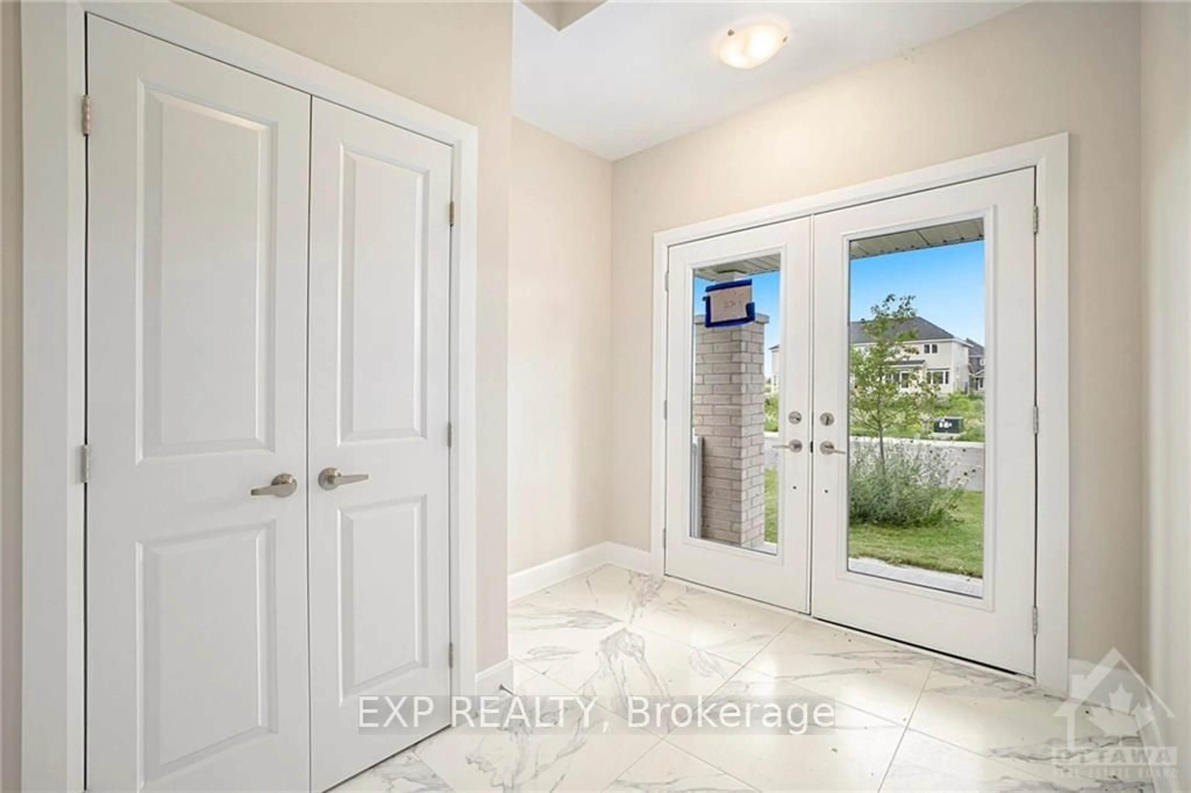 Indoor entryway, ceramic floors for 9 CUMMINGS Ave, Carleton Place Ontario K7C 0C4