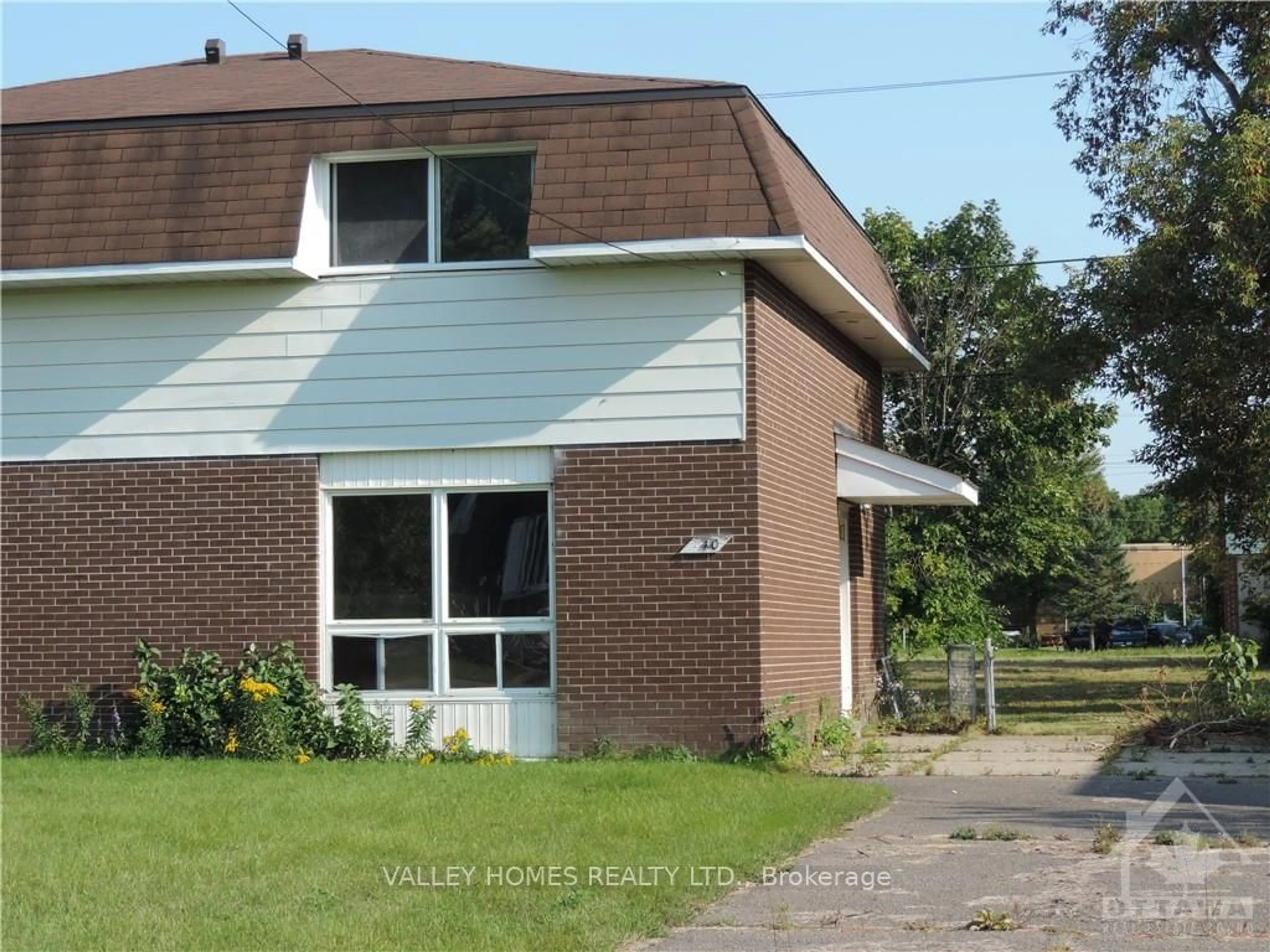 Frontside or backside of a home, the front or back of building for 340 PATTIE Dr, Carleton Place Ontario K7C 2G3