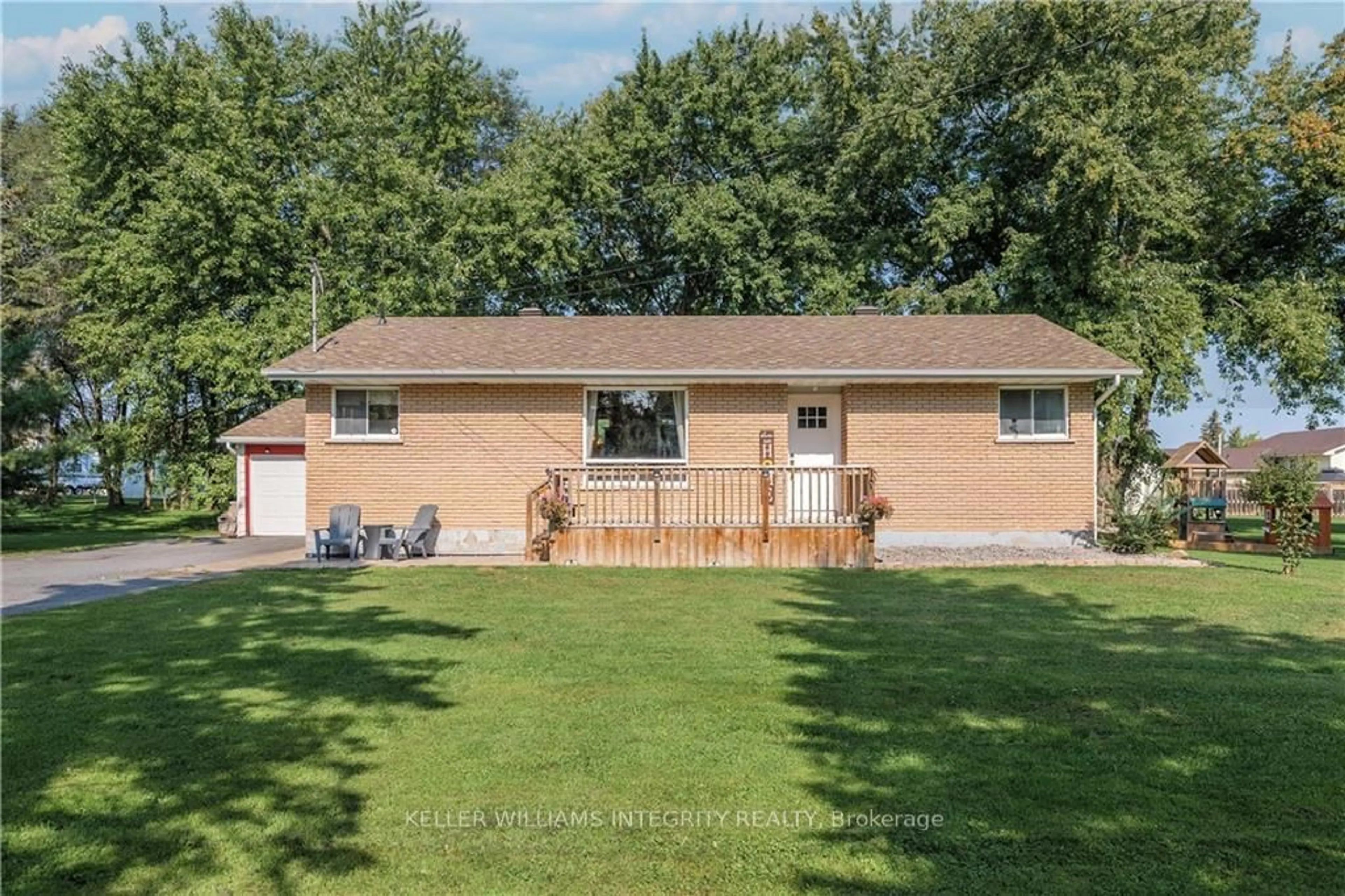 Frontside or backside of a home, cottage for 18233 GLEN Rd, South Glengarry Ontario K0C 2J0