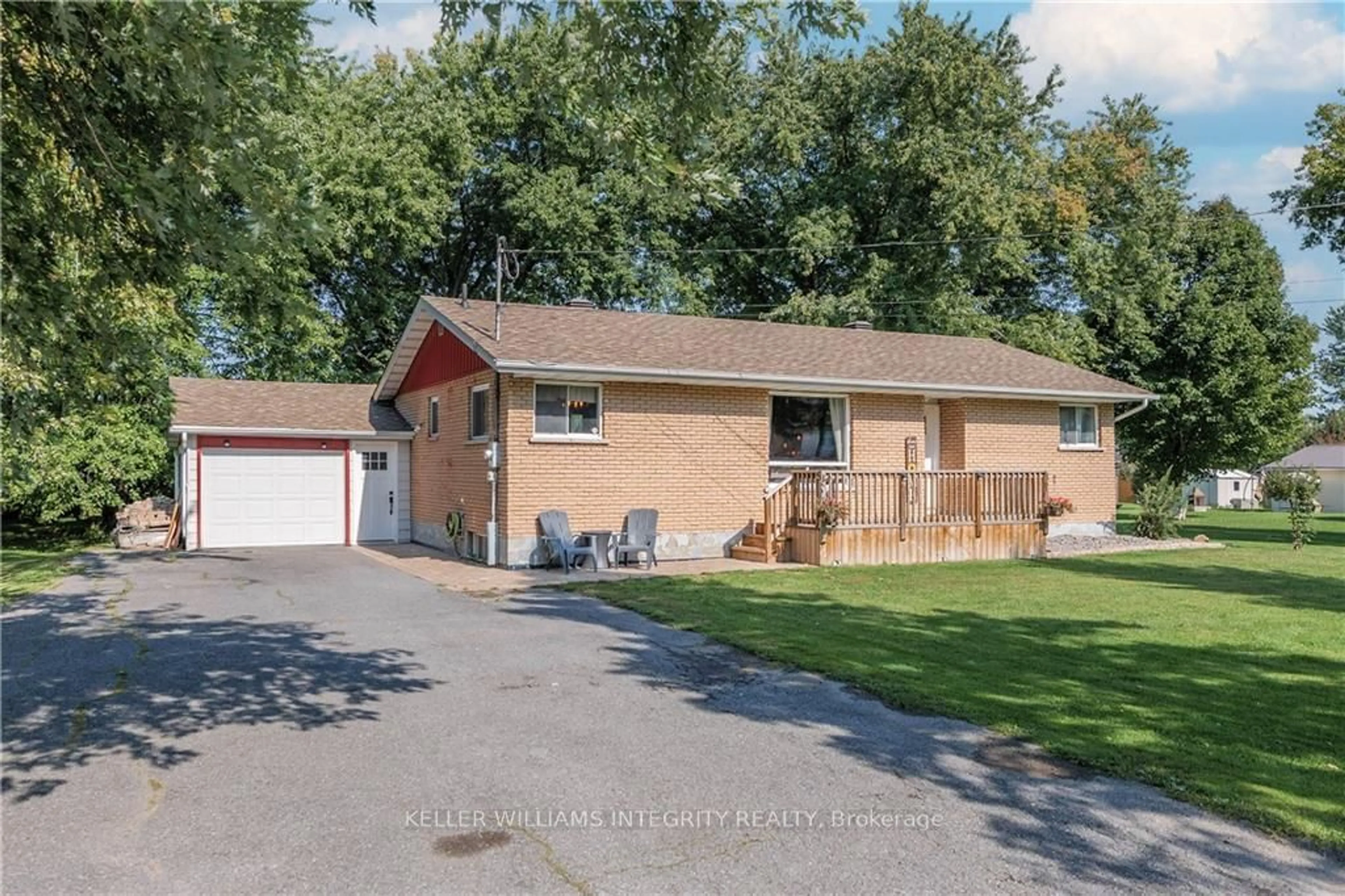 Frontside or backside of a home, cottage for 18233 GLEN Rd, South Glengarry Ontario K0C 2J0