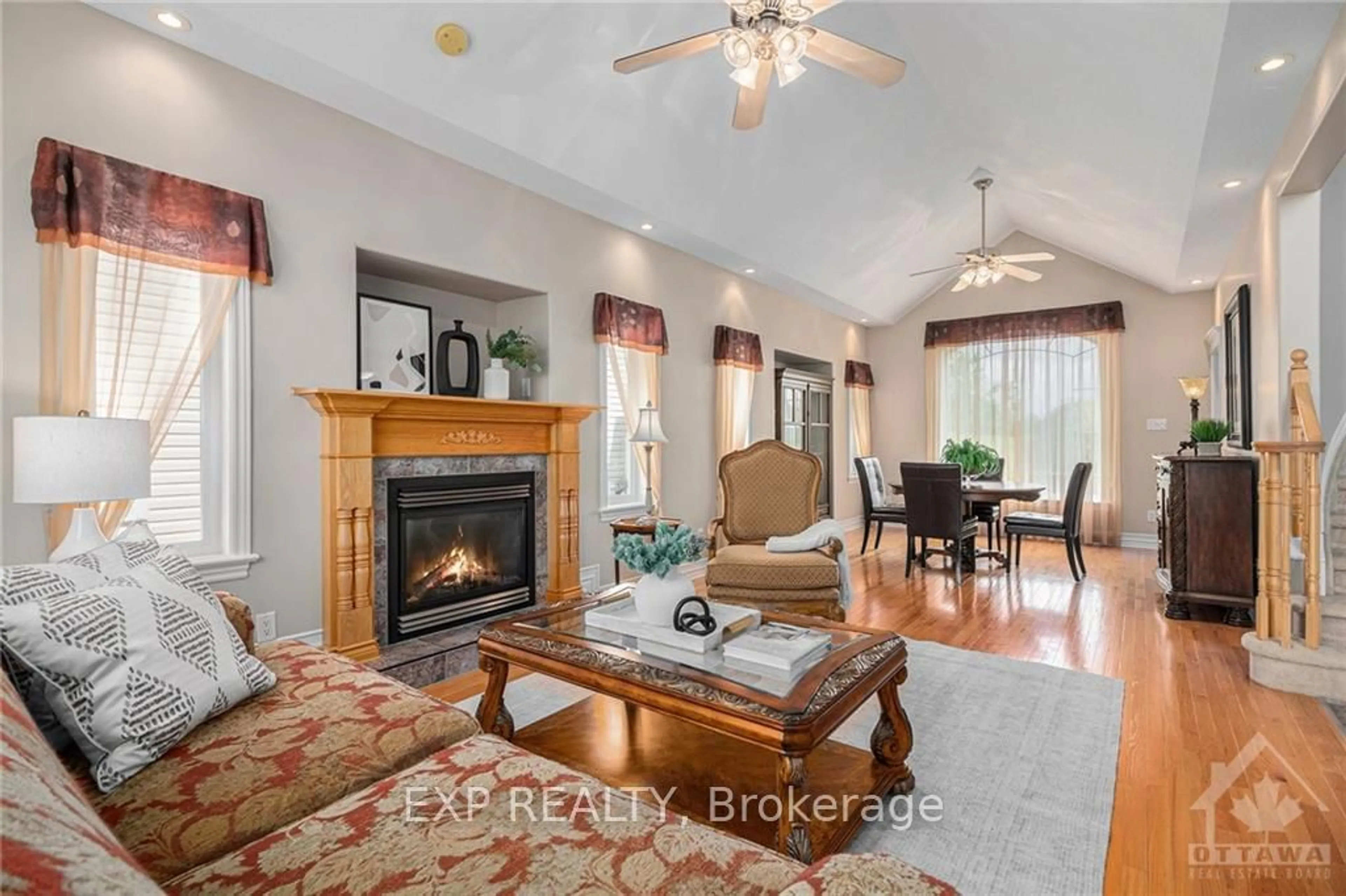 Living room, wood floors for 8 DU BOISE St, Russell Ontario K0A 1W0