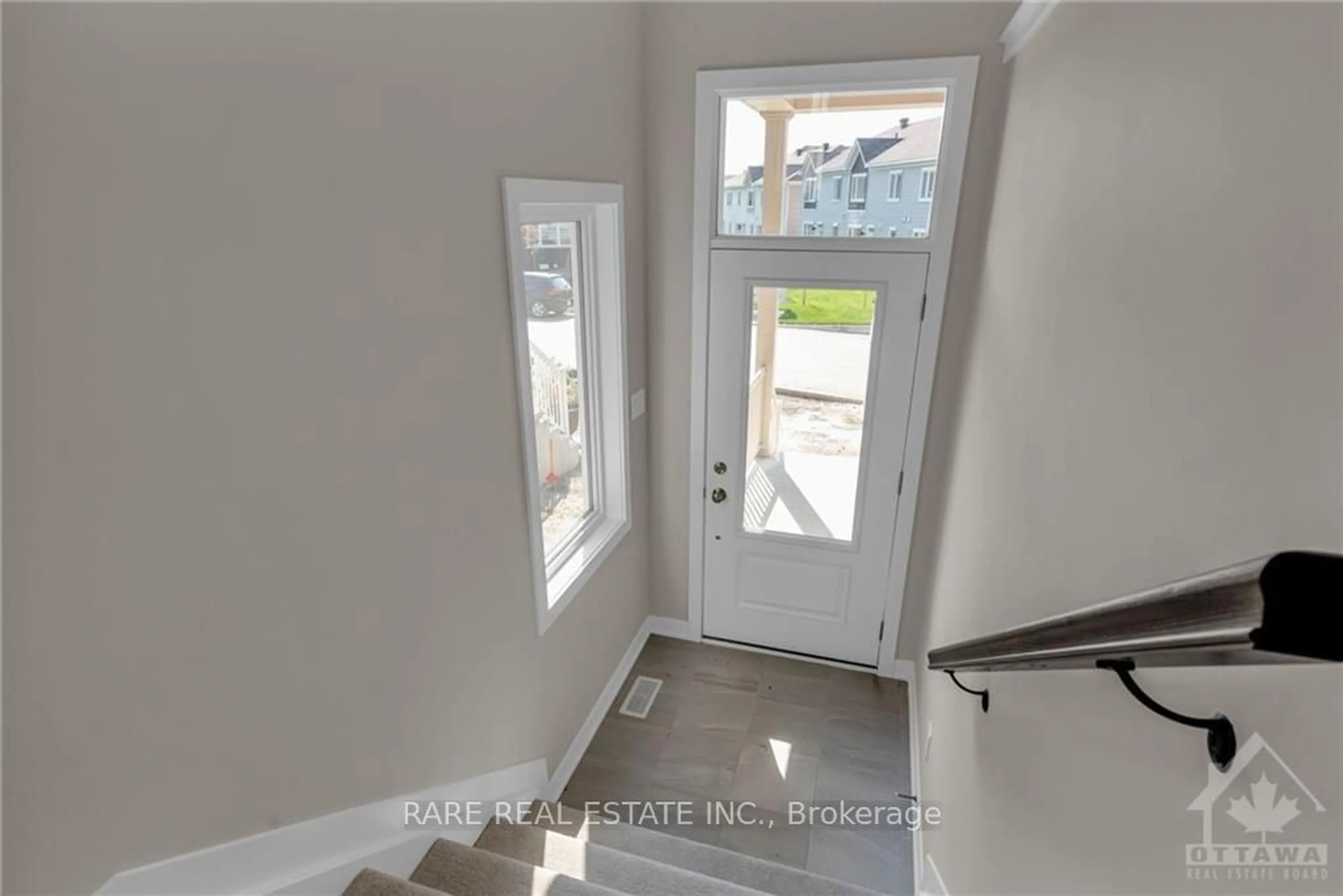 Indoor entryway, wood floors for 79 PIZZICATO St, Orleans - Convent Glen and Area Ontario K1W 0S3