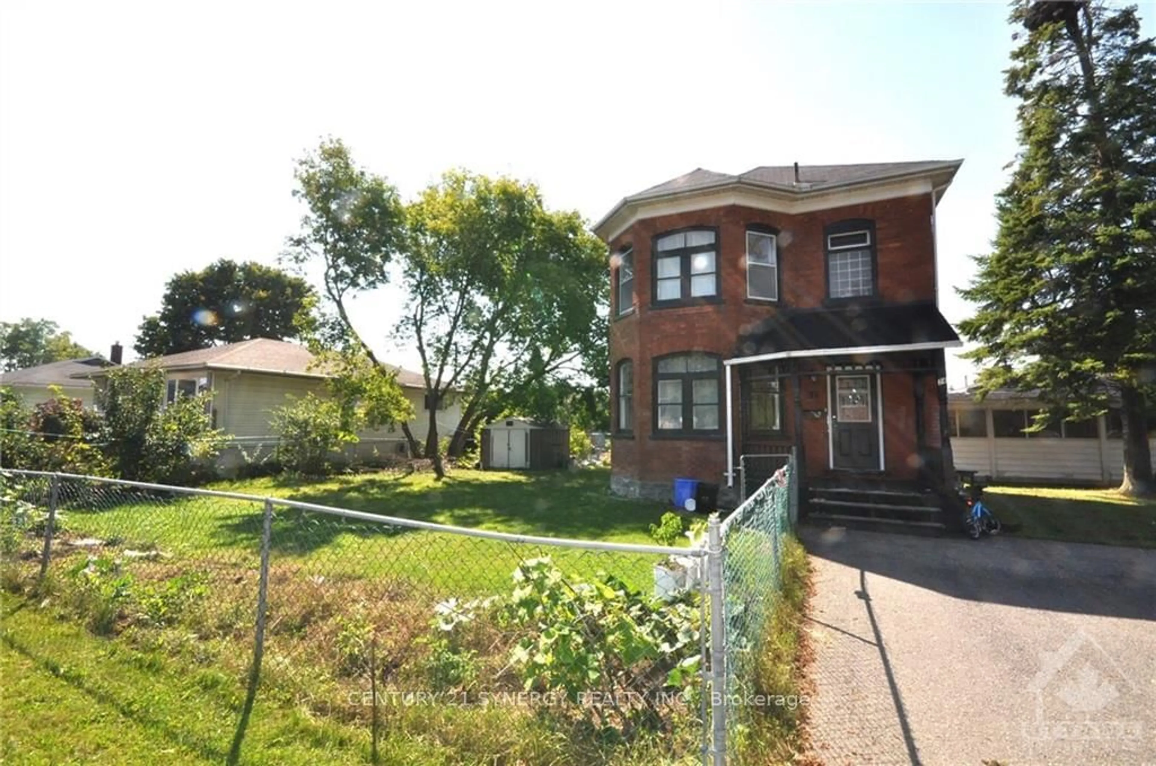 Frontside or backside of a home, the street view for 74 JASPER Ave, Smiths Falls Ontario K7A 4C6