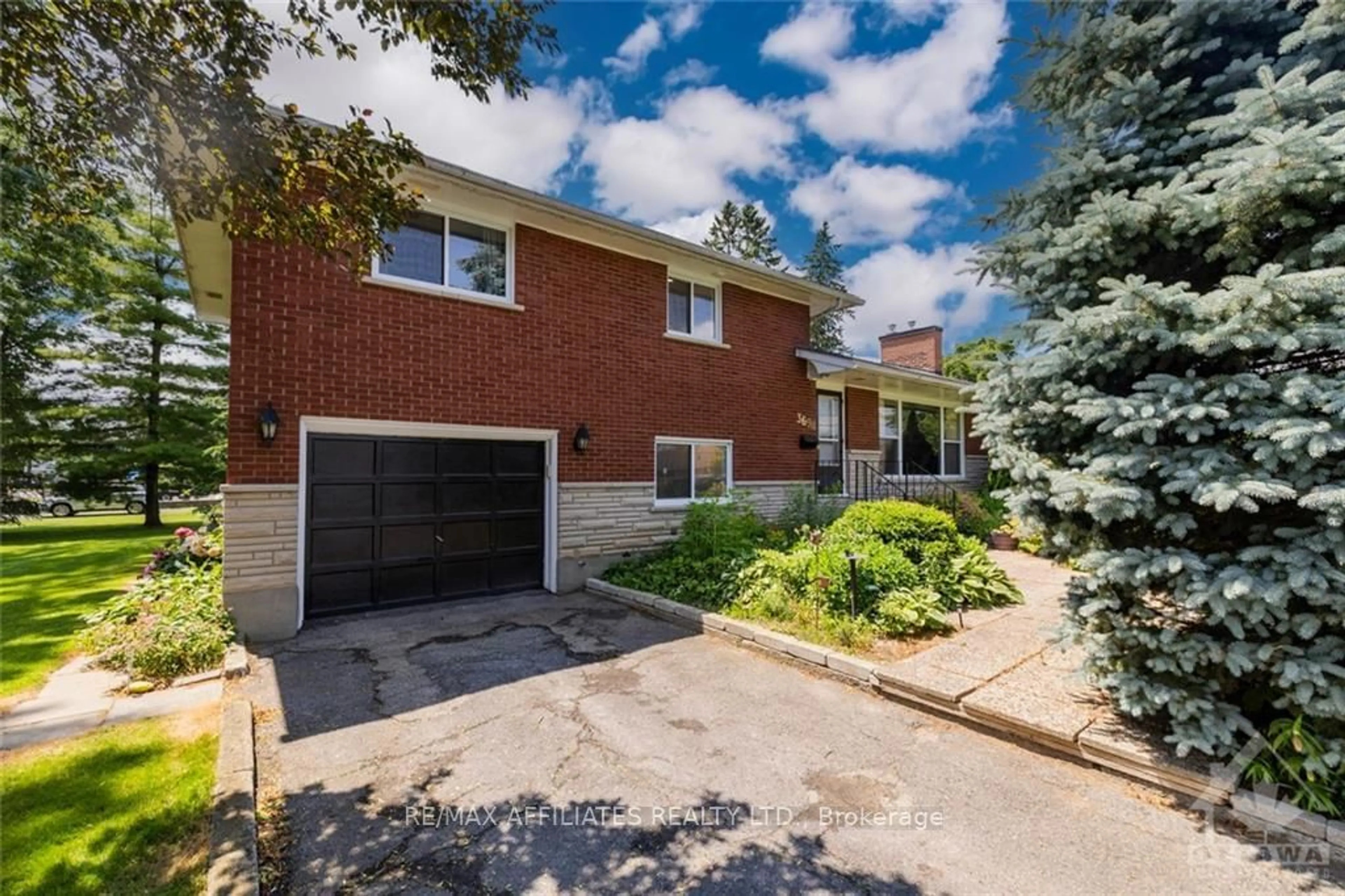 Home with brick exterior material for 3698 MCBEAN St, Stittsville - Munster - Richmond Ontario K0A 2Z0