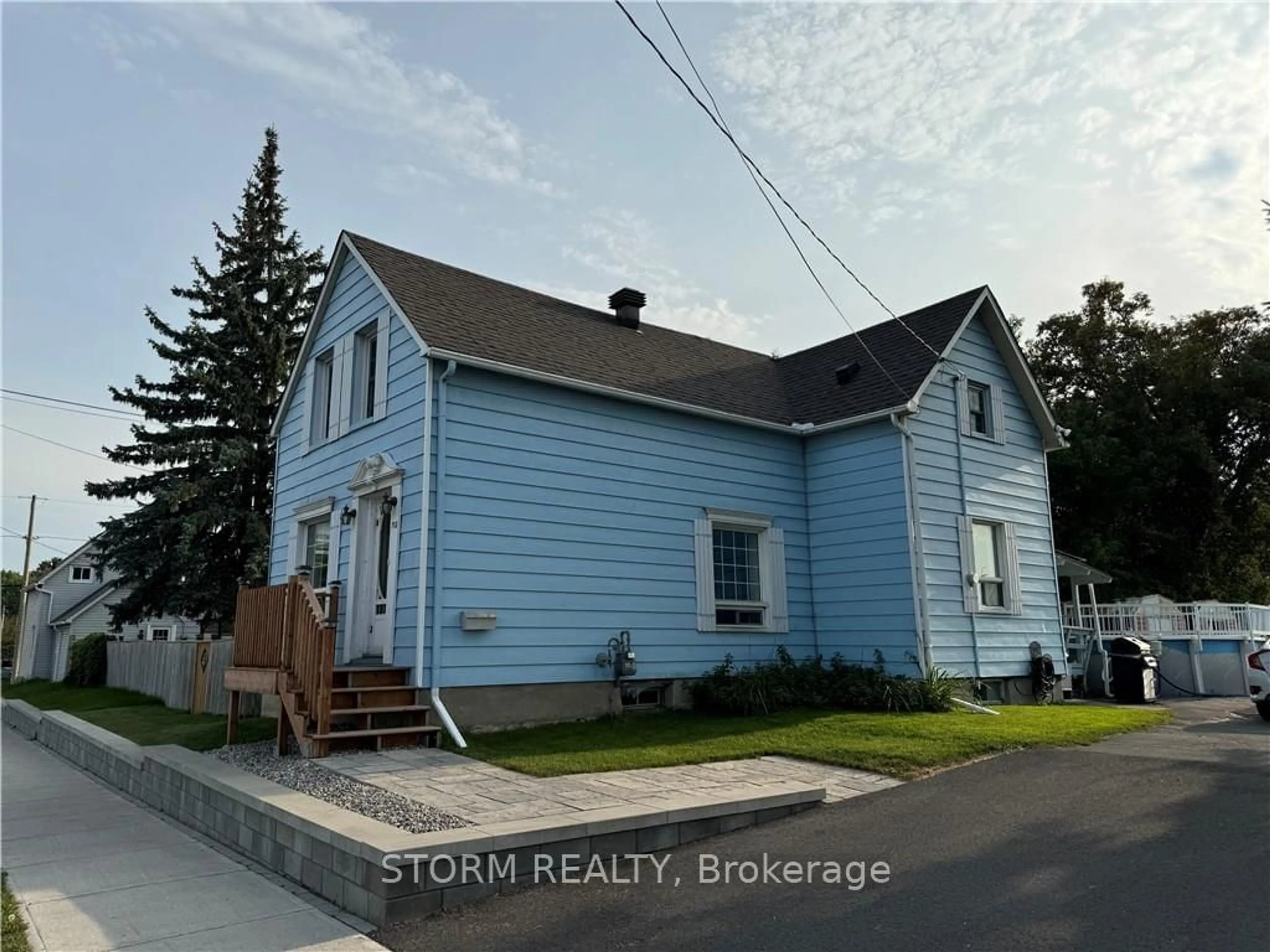 Frontside or backside of a home, cottage for 712 SYDNEY St, Cornwall Ontario K6H 3J6