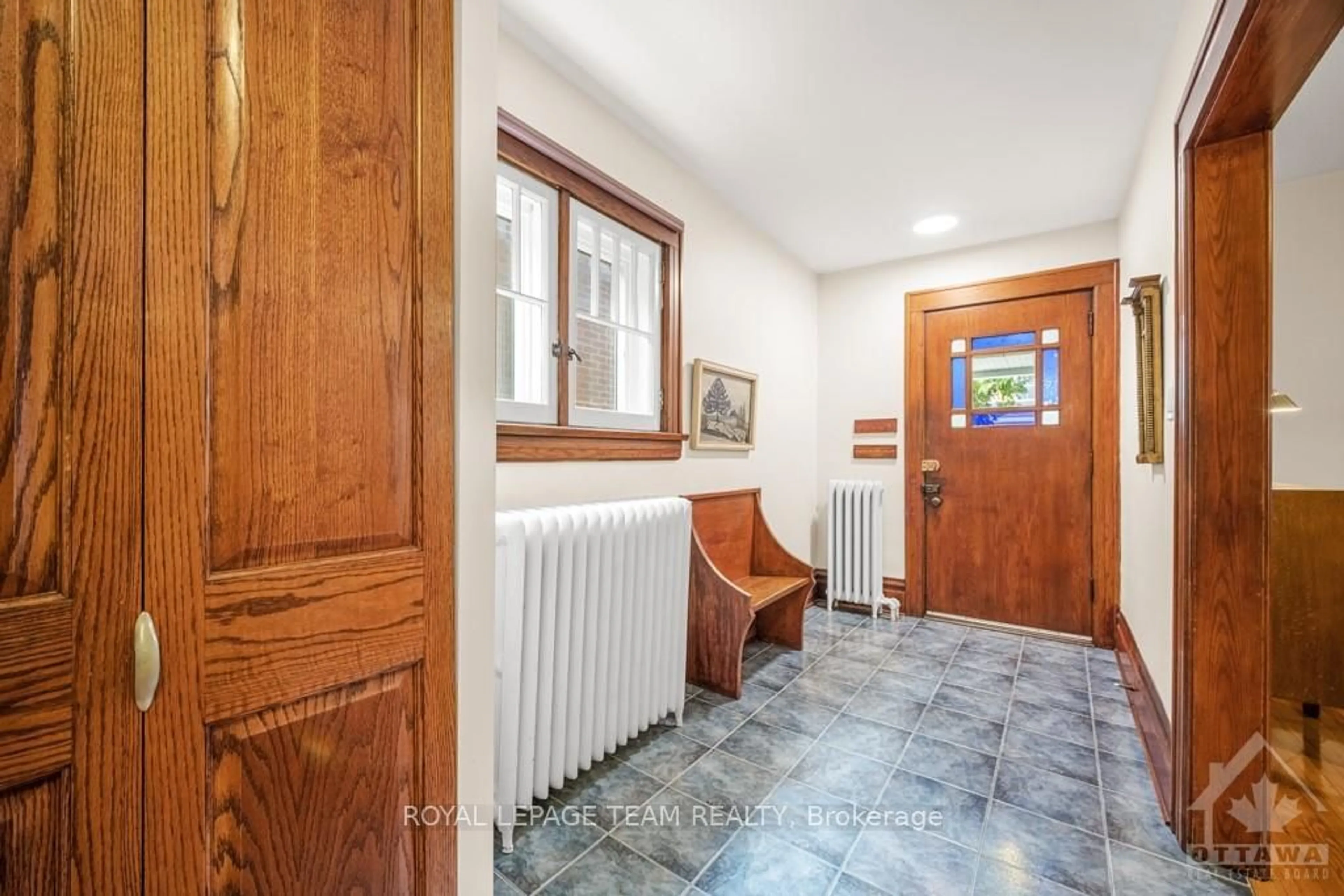 Indoor foyer, wood floors for 144 HOPEWELL Ave, Glebe - Ottawa East and Area Ontario K1S 2Z3