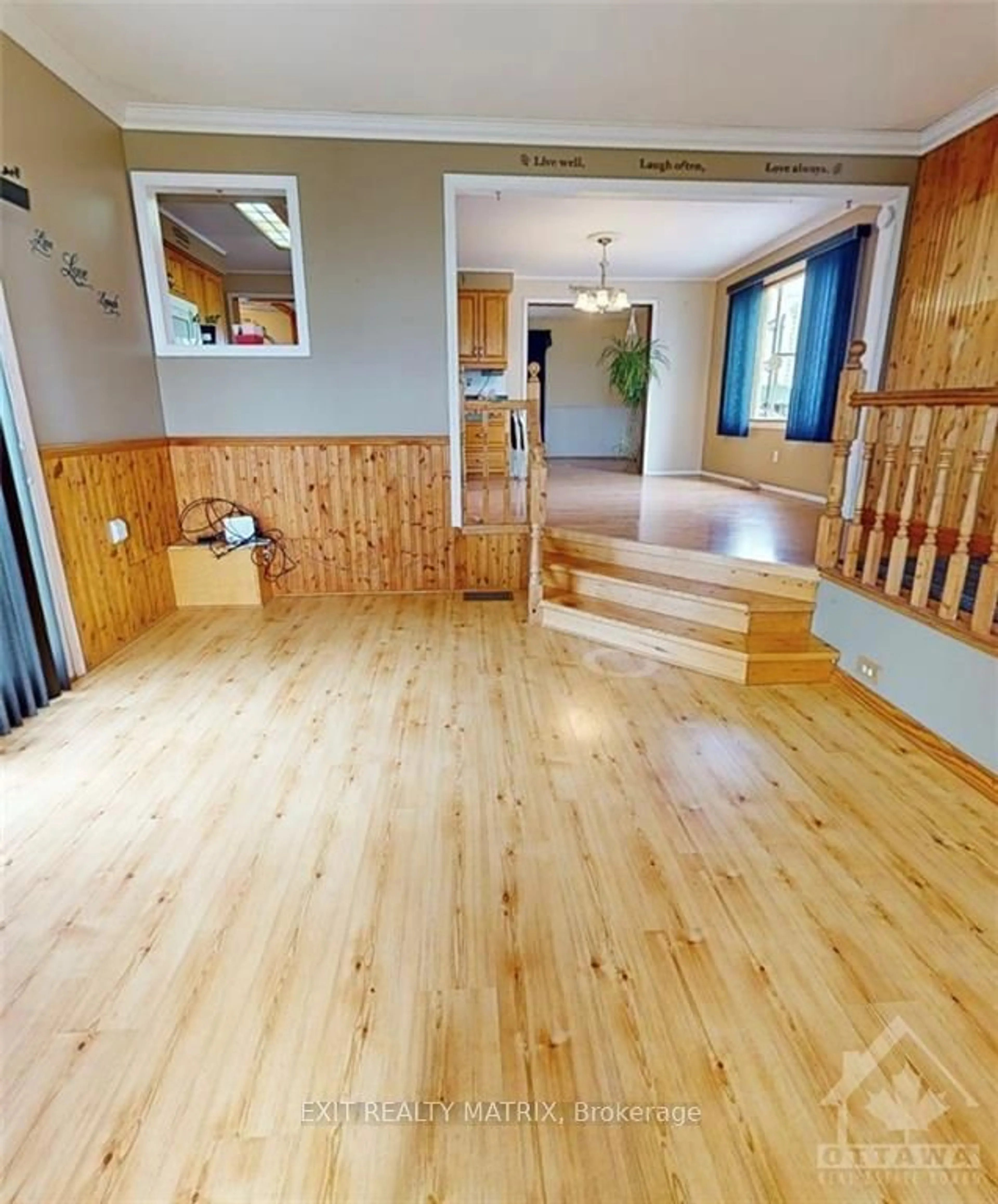 Indoor foyer, wood floors for 12646 COUNTY 28 Rd, South Dundas Ontario K0C 1X0