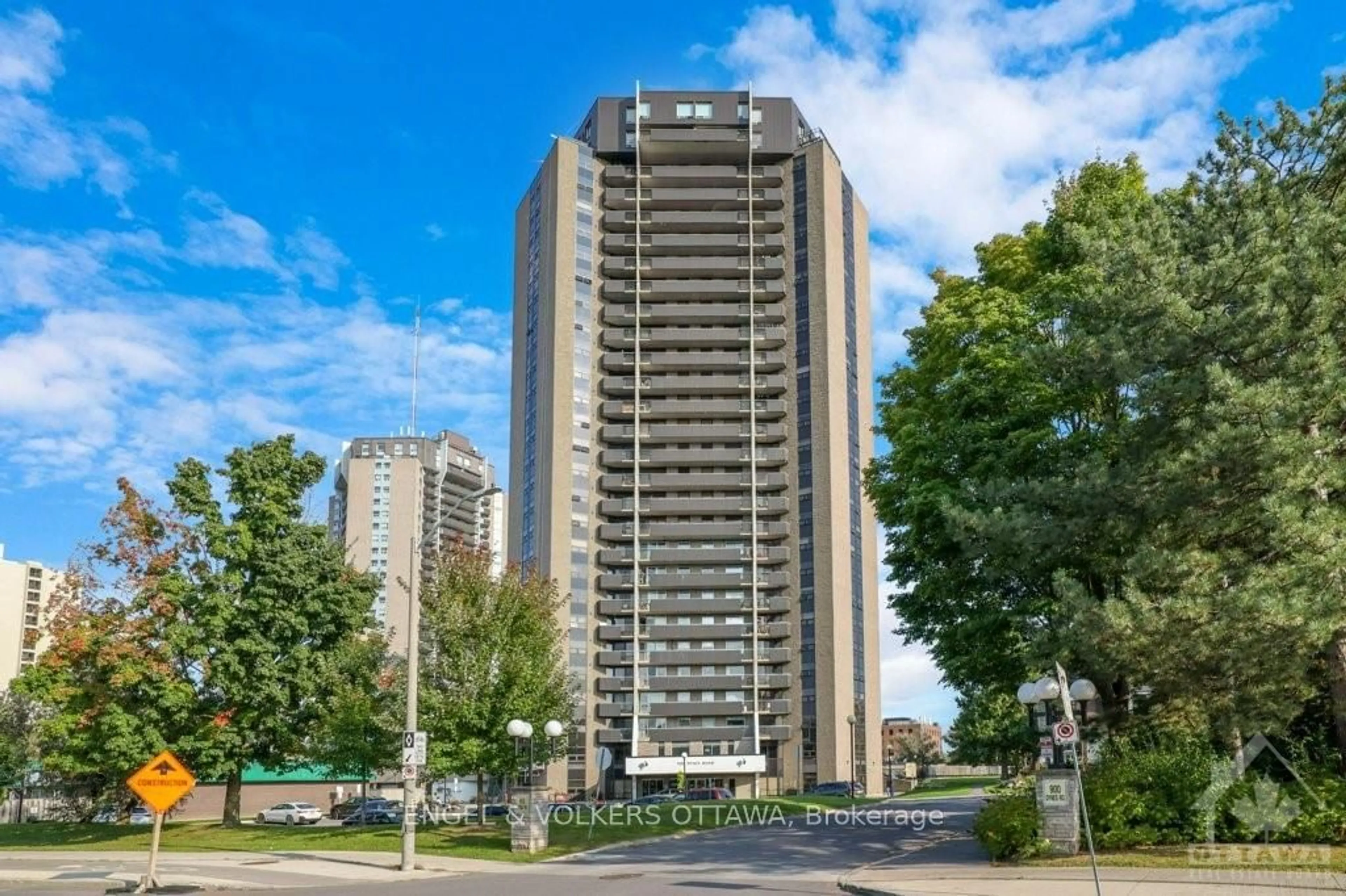 A pic from exterior of the house or condo, the front or back of building for 900 DYNES Rd #2603, Mooneys Bay - Carleton Heights and Area Ontario K2C 3L6