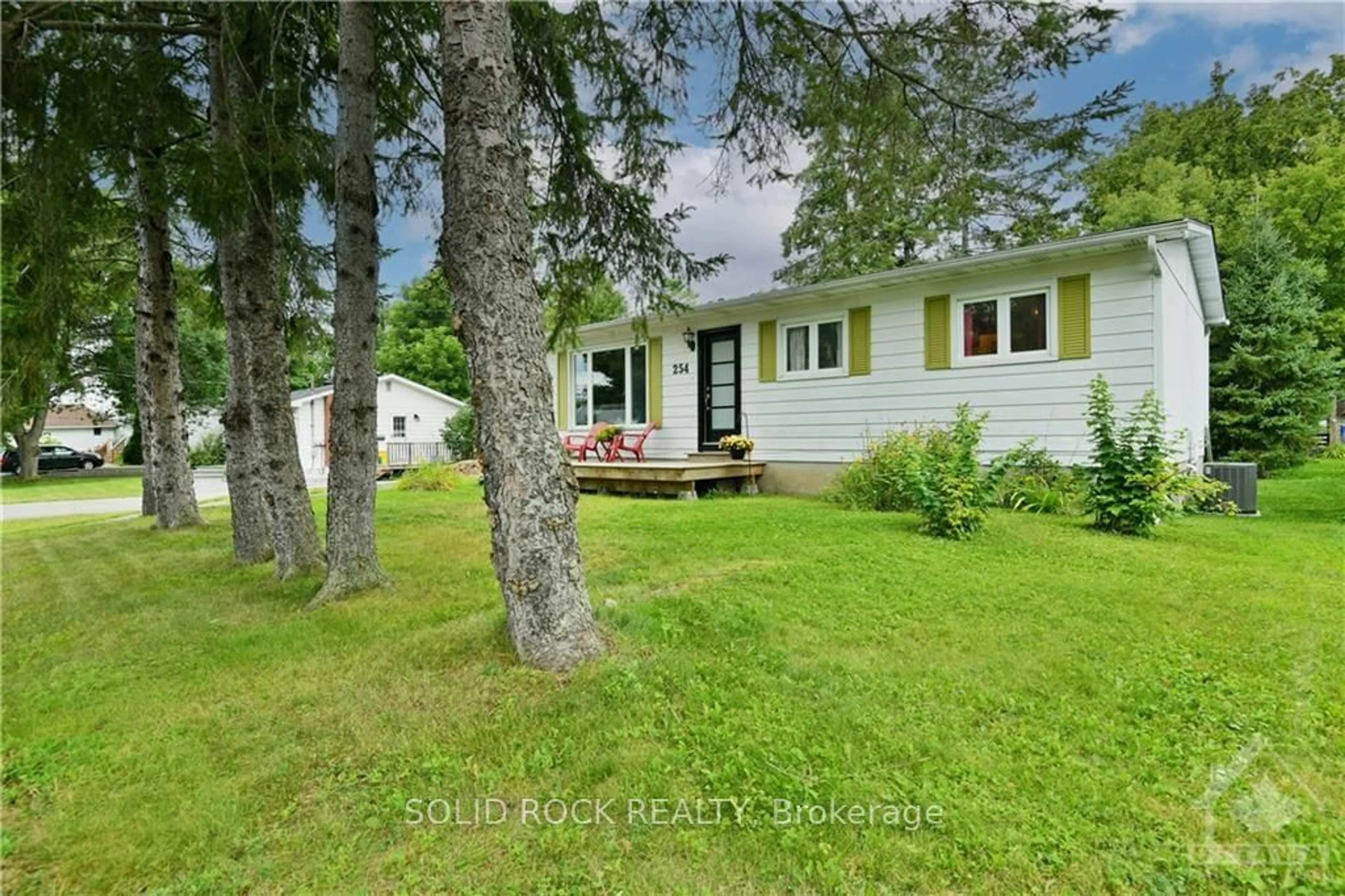 A pic from exterior of the house or condo, cottage for 254 GORE St, Mississippi Mills Ontario K0A 1A0