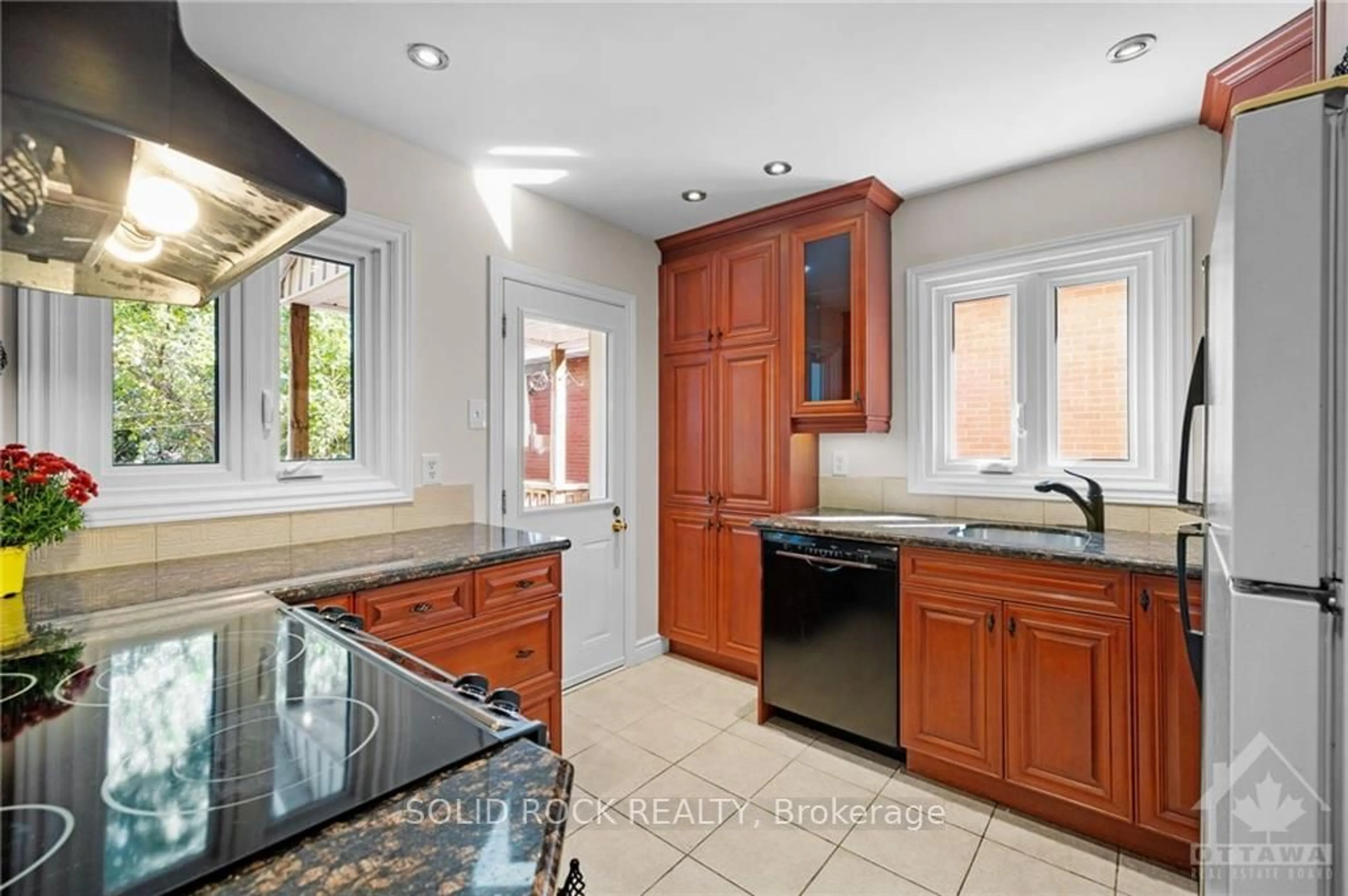 Contemporary kitchen, wood floors, cottage for 11 GILCHRIST Ave, Tunneys Pasture and Ottawa West Ontario K1Y 0M7