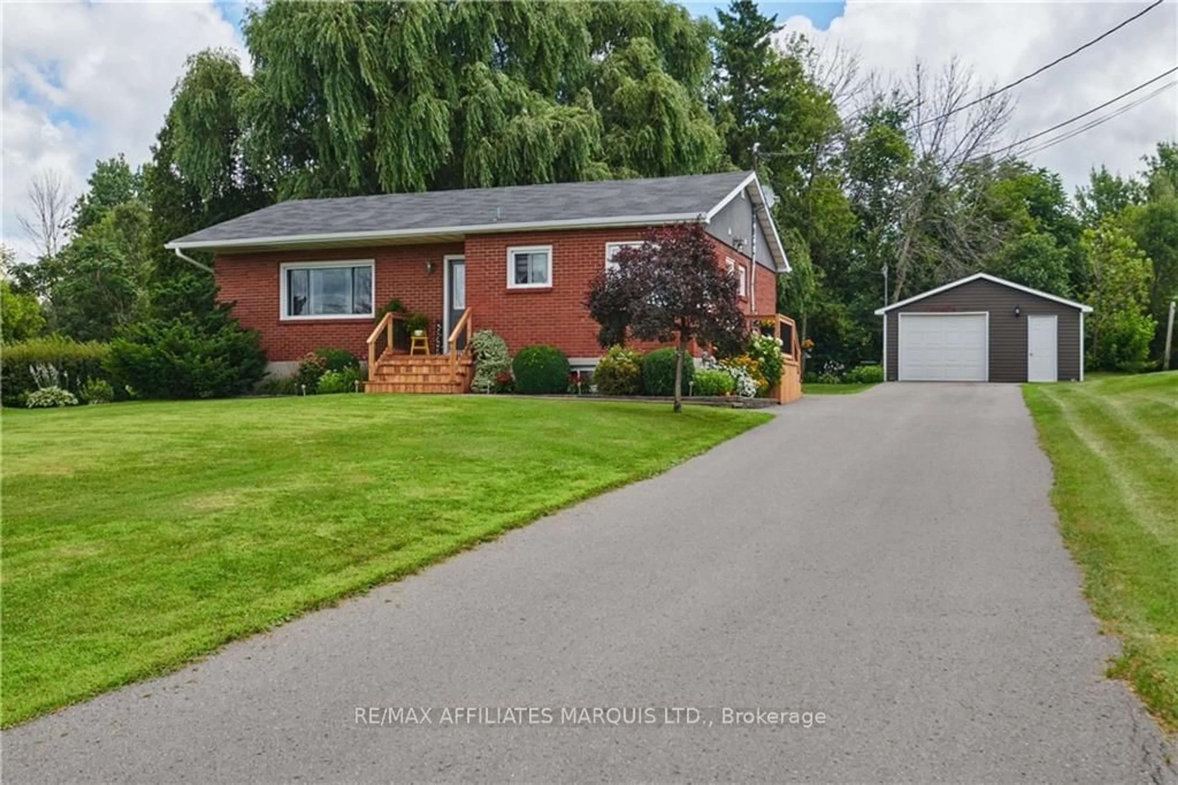 Frontside or backside of a home, cottage for 6711 PURCELL Rd, South Glengarry Ontario K6H 7R5