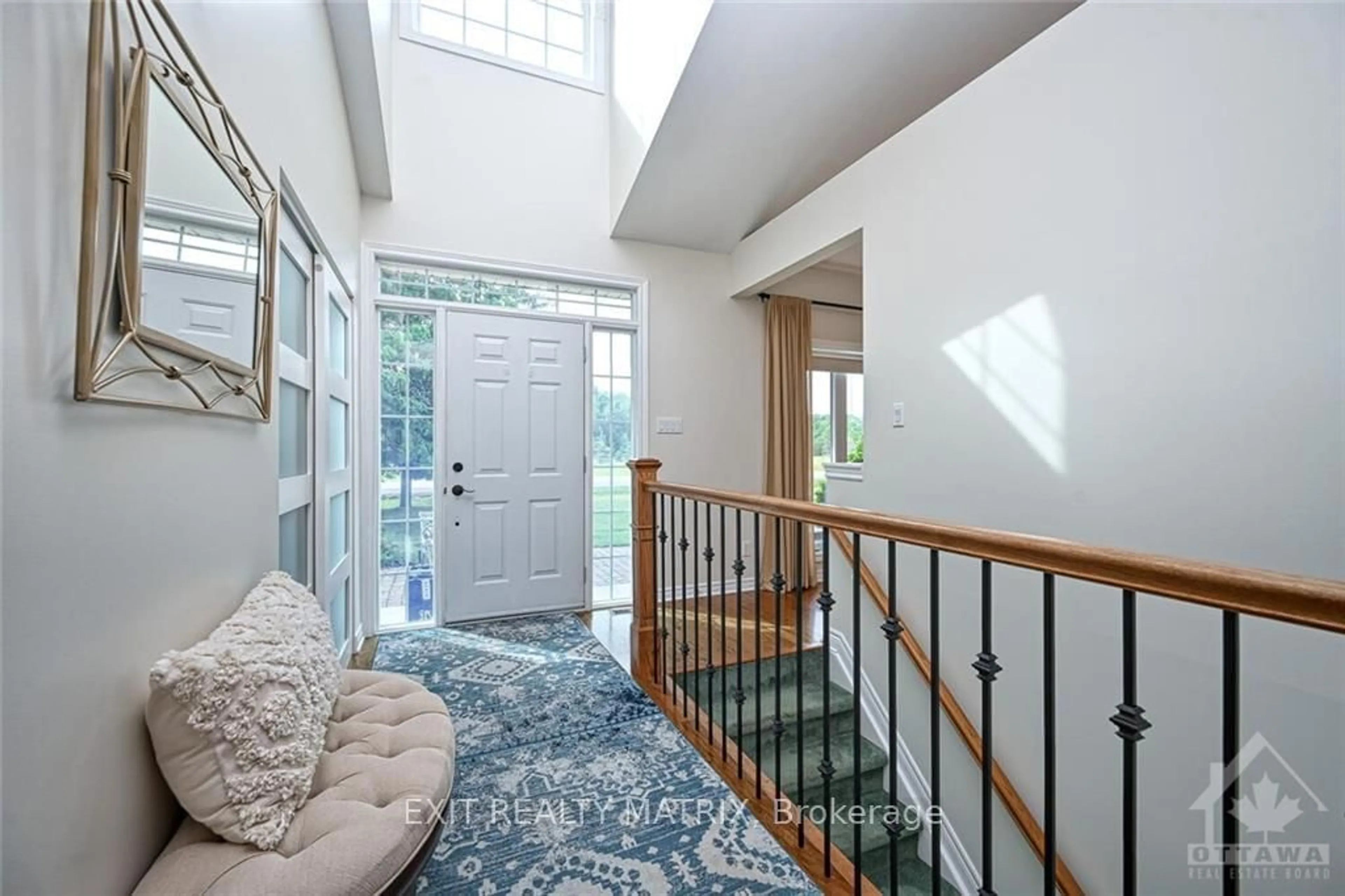 Indoor foyer, wood floors for 2158 OLD PRESCOTT Rd, Greely - Metcalfe - Osgoode - Vernon and Area Ontario K4P 1L9