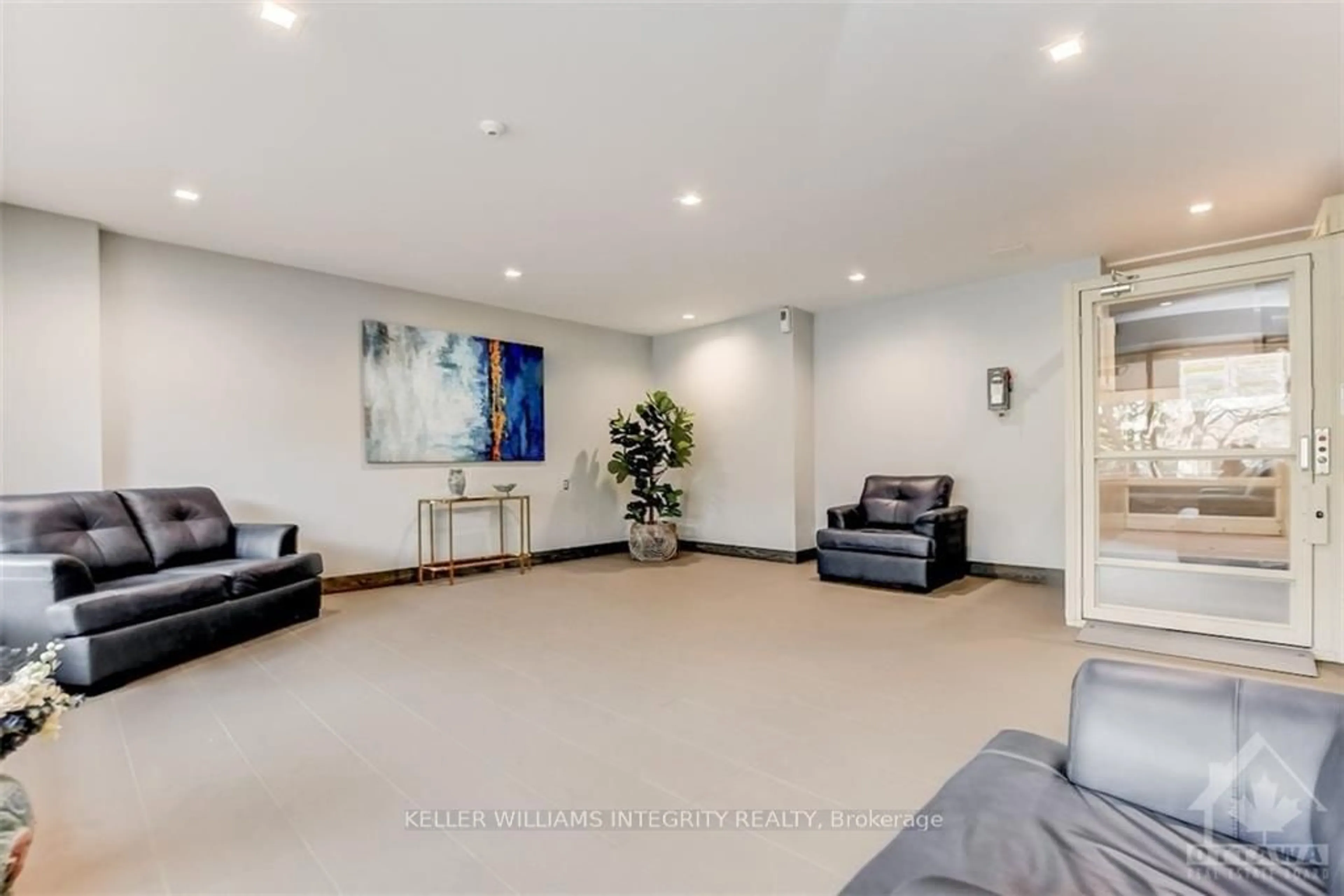 Indoor lobby, carpet floors for 665 BATHGATE Dr #1412, Overbook - Castleheights and Area Ontario K1K 3Y4